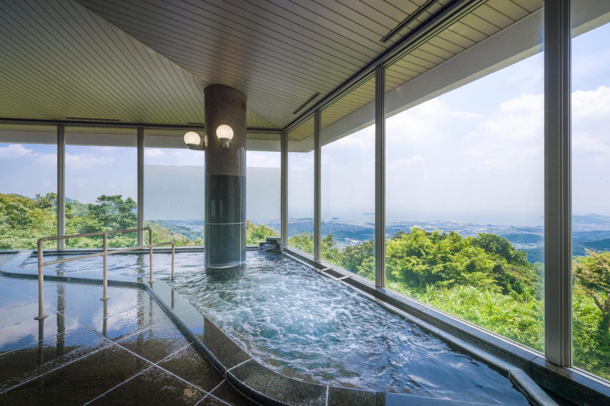 Japanese-Style Quadruple Room with Private Toilet photo 2