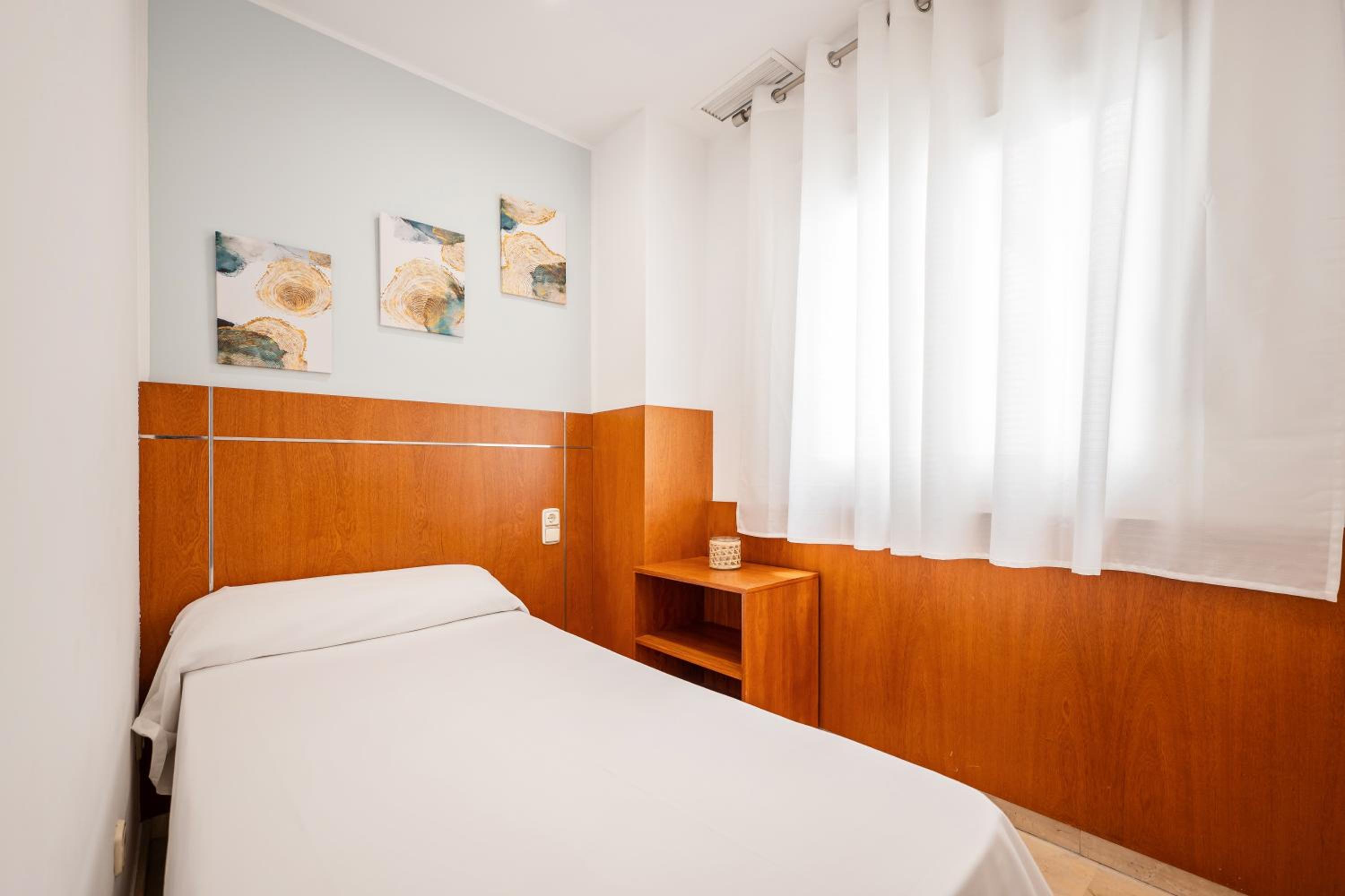Two-Bedroom Apartment (3 Adults) photo 3