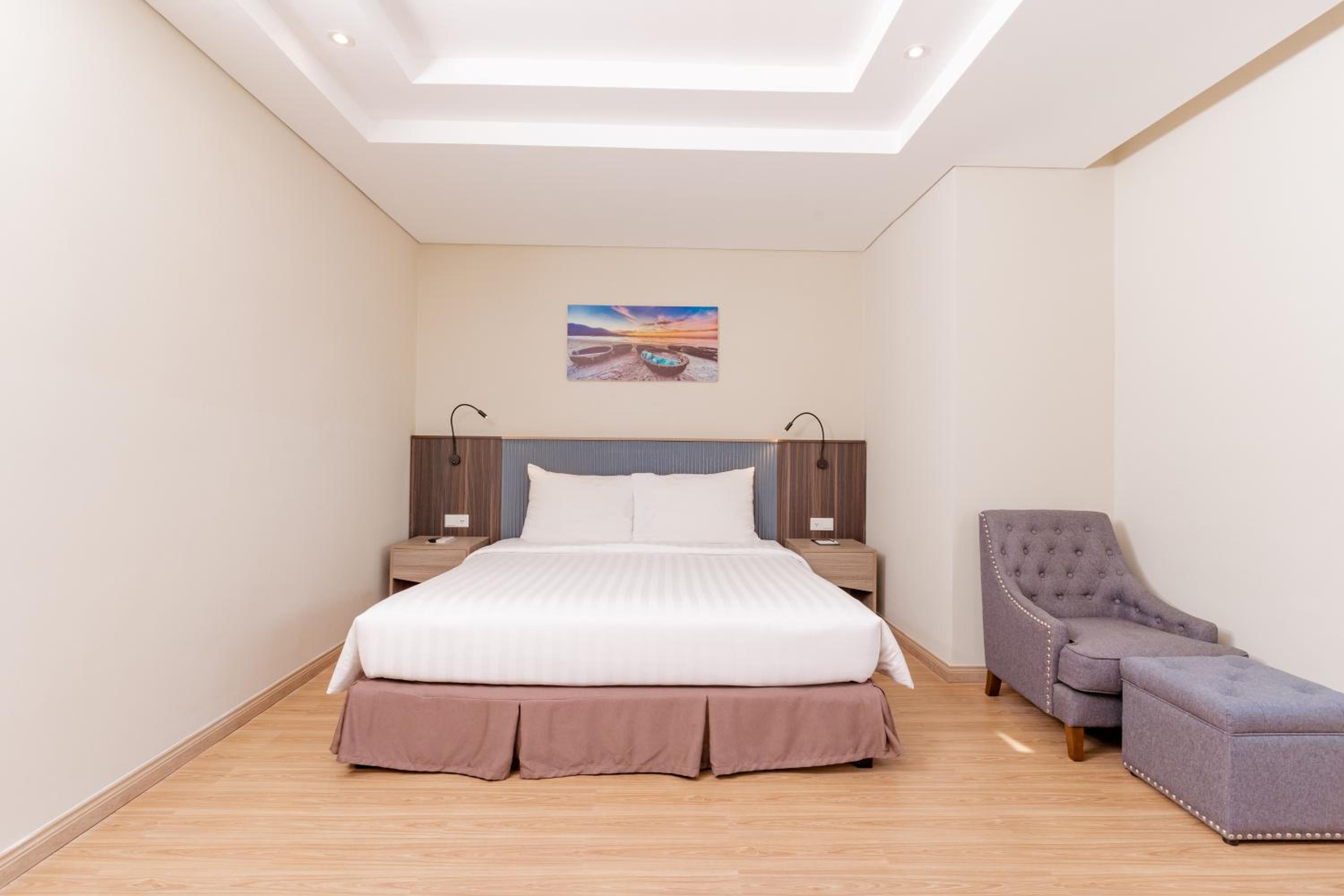 Superior Double Or Twin Room With City View - Photo 7
