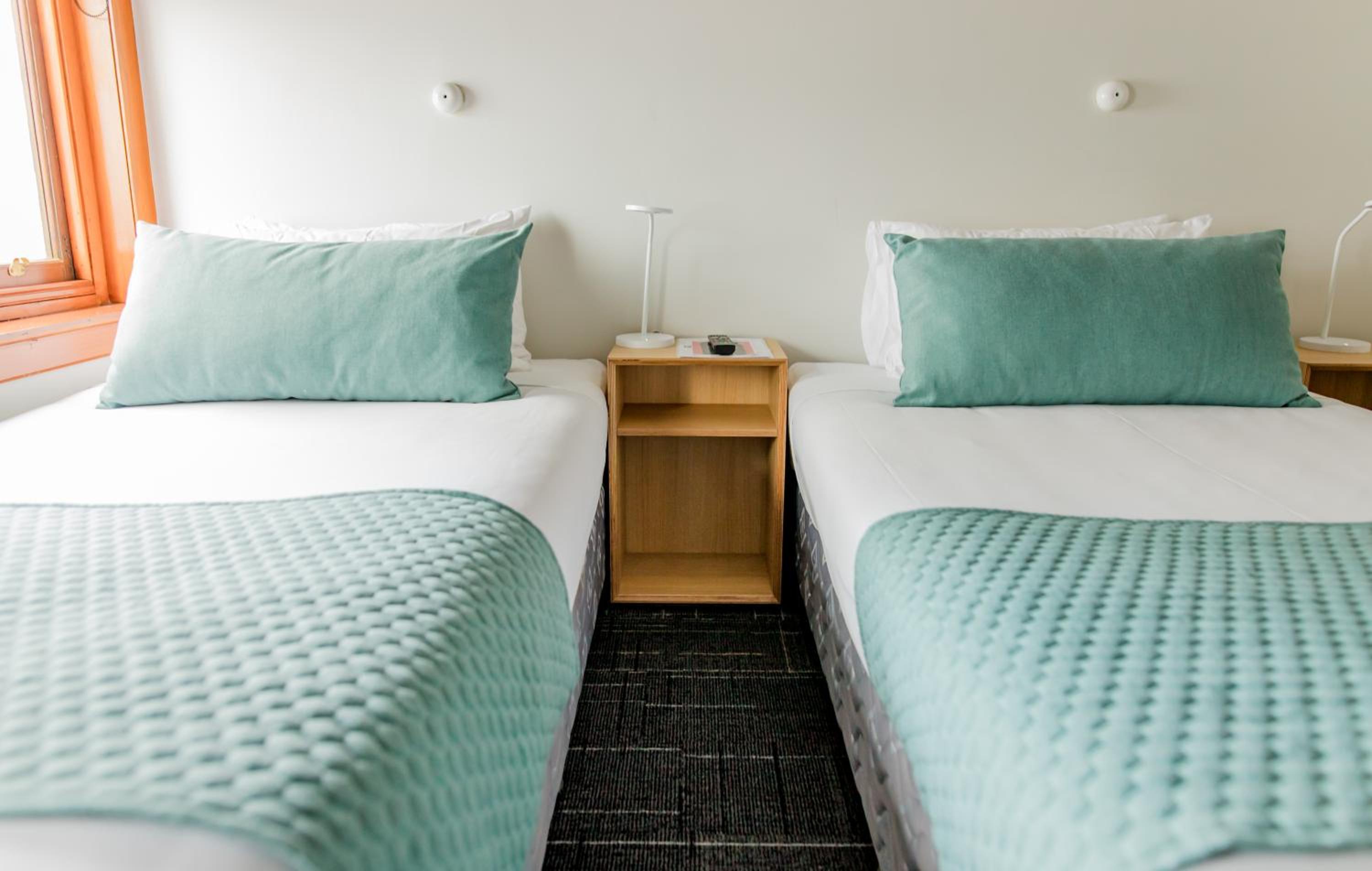 Double or Twin Room with Private Bathroom - Photo 4