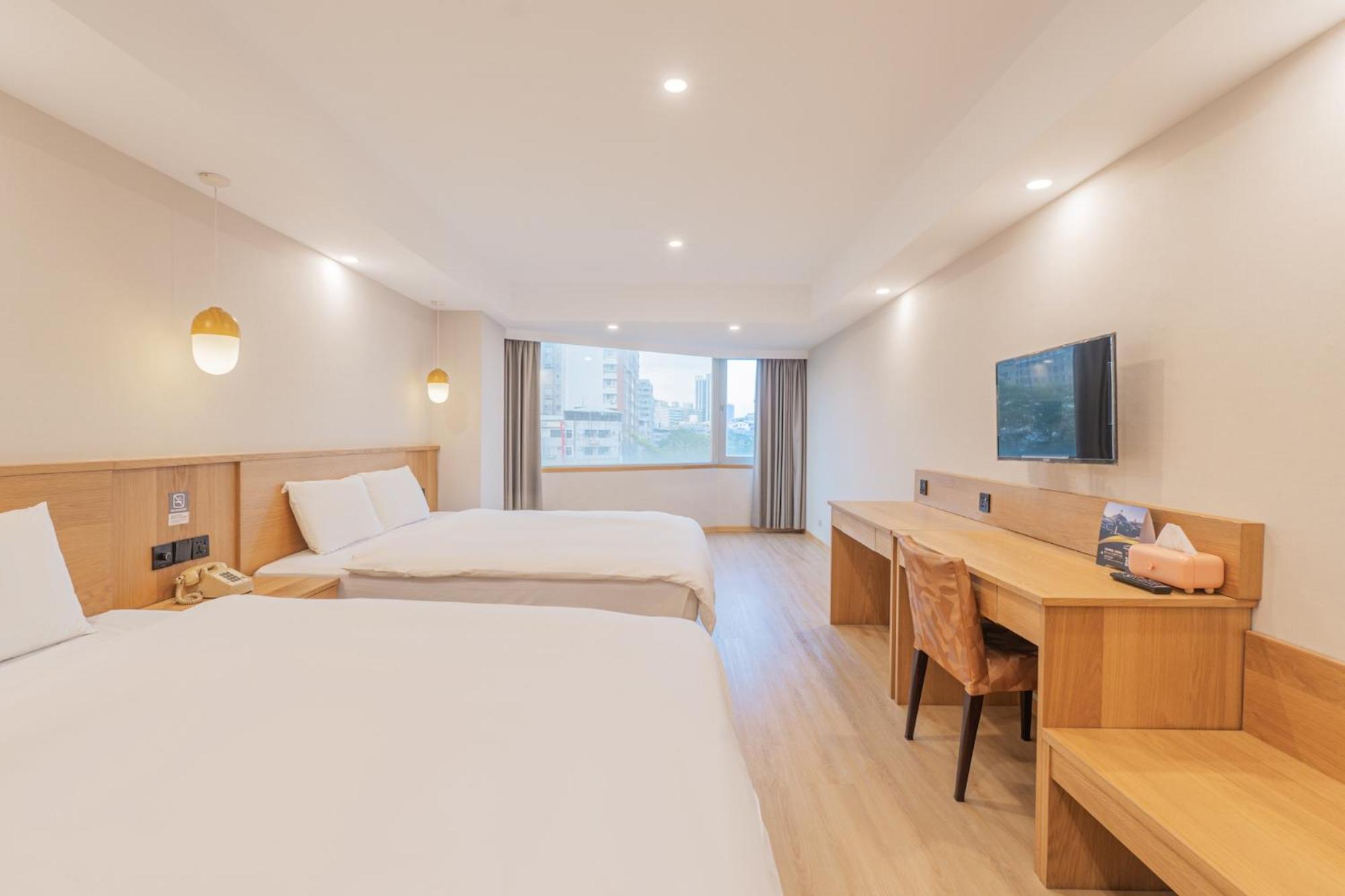Deluxe Quadruple Room - Photo 6