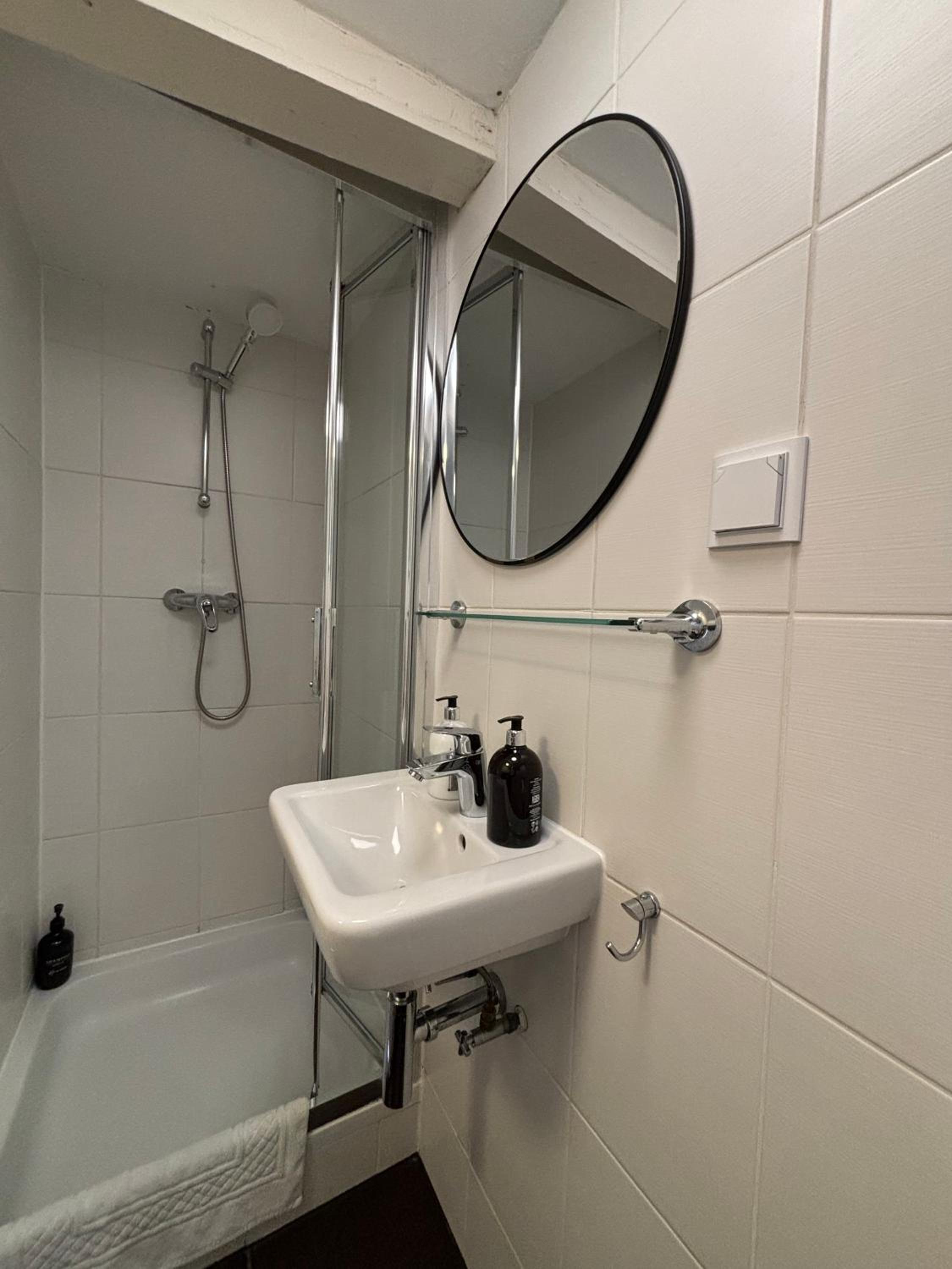 Standard Double Room with Private Bathroom photo 3