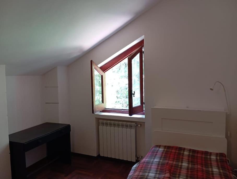 Three-Bedroom Apartment photo 2