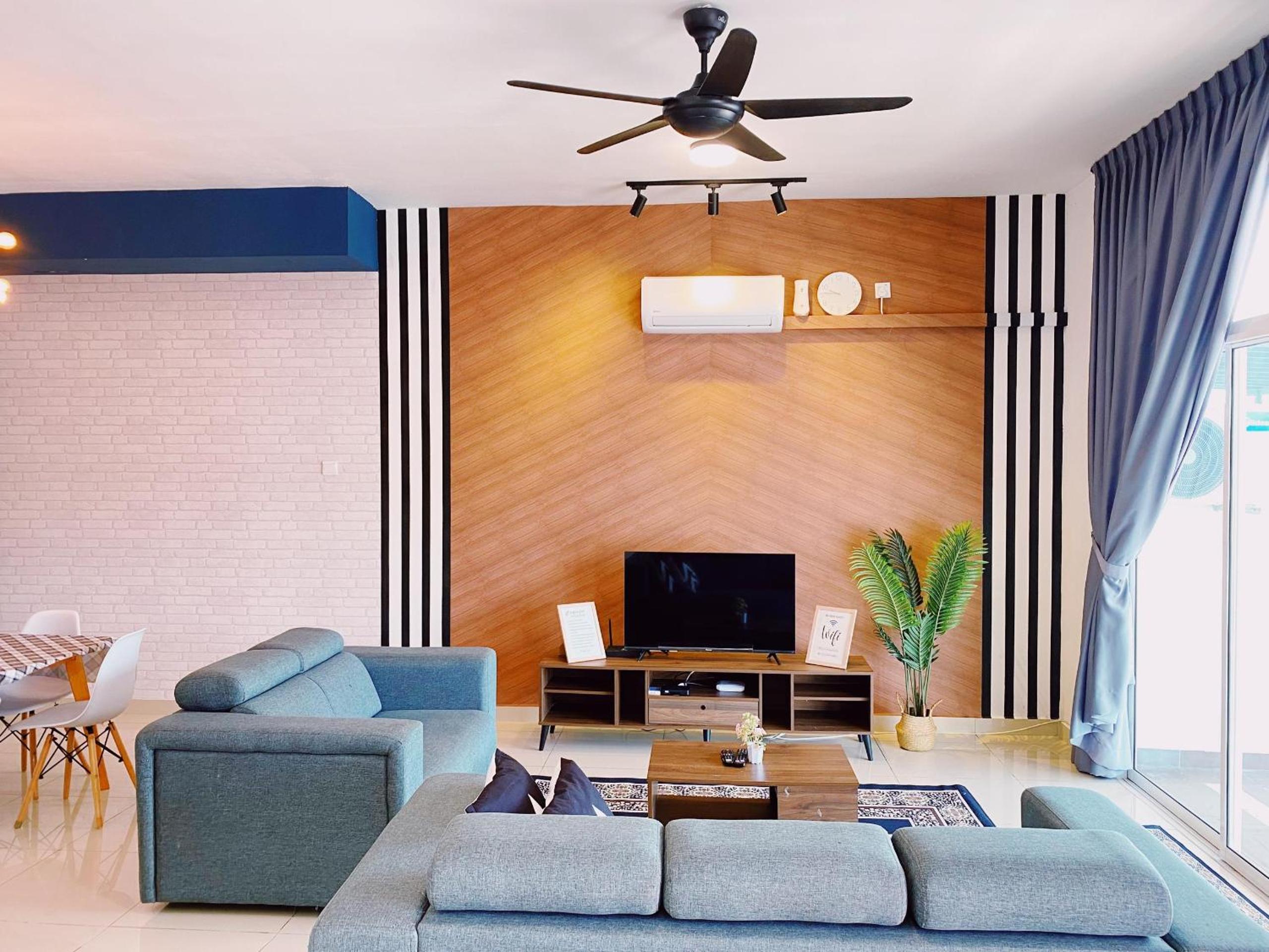 Four-Bedroom House photo 1