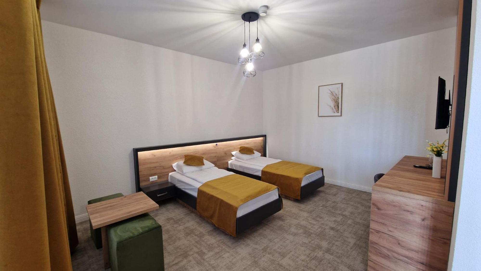 Double or Twin Room photo 3