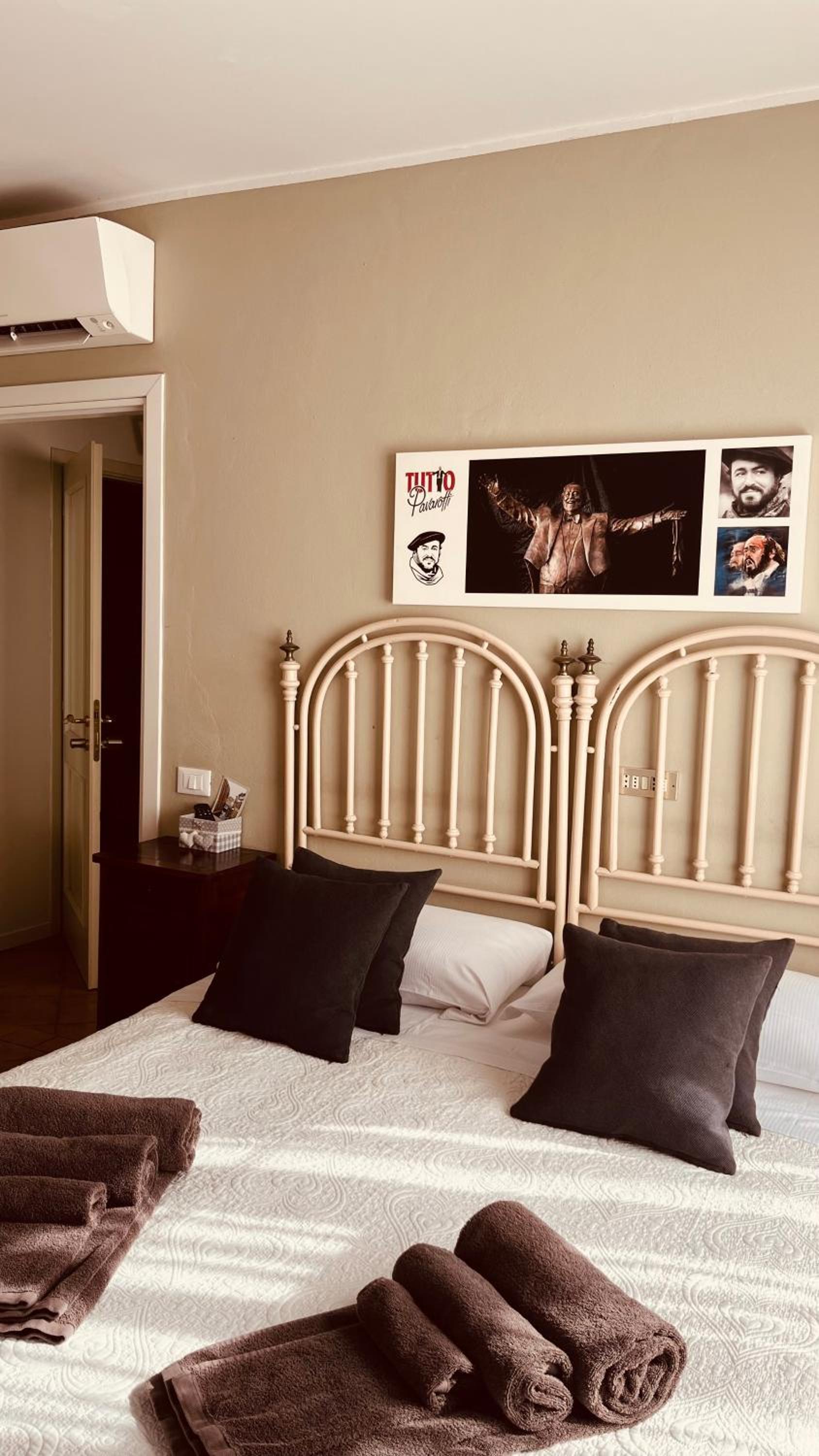 Double Room - Photo 11