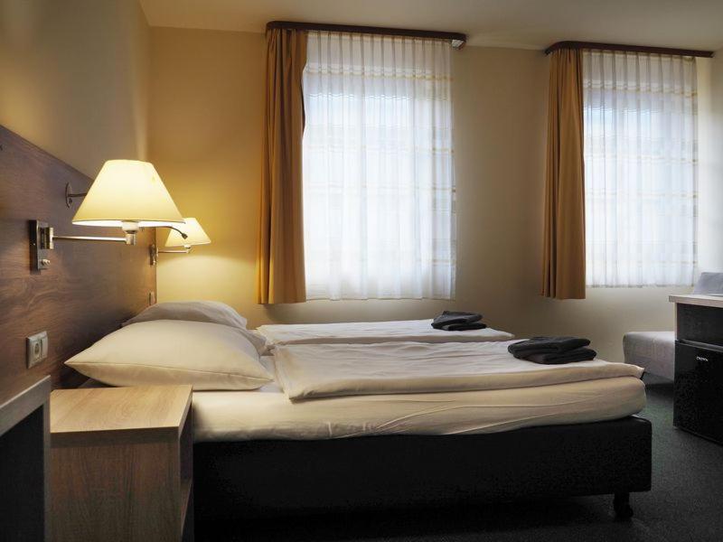 Double or Twin Room photo 3