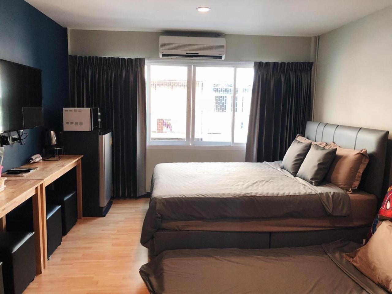 Deluxe Quadruple Room with Private Bathroom photo 2