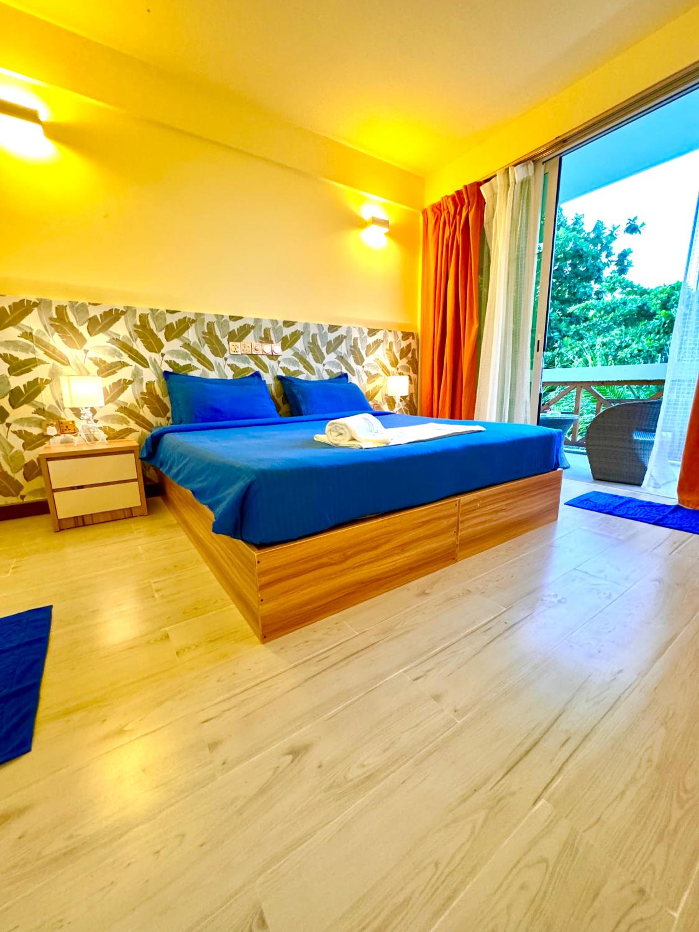 Superior King Room with Free 15 Mins Back & Neck Massage (For 2 Pax on Arrival) photo 3