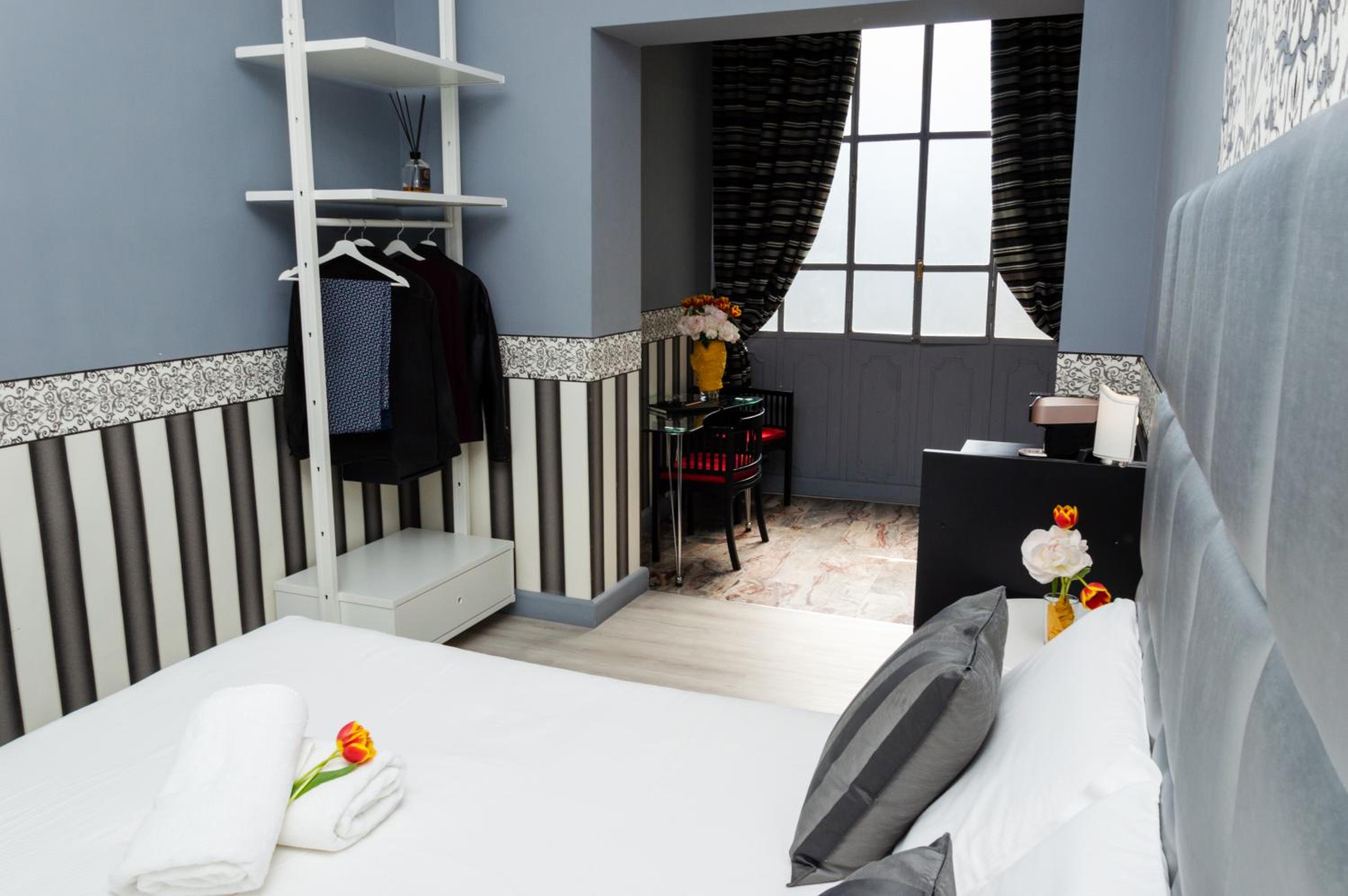 Deluxe Room (2 Adults + 1 Child) photo 2