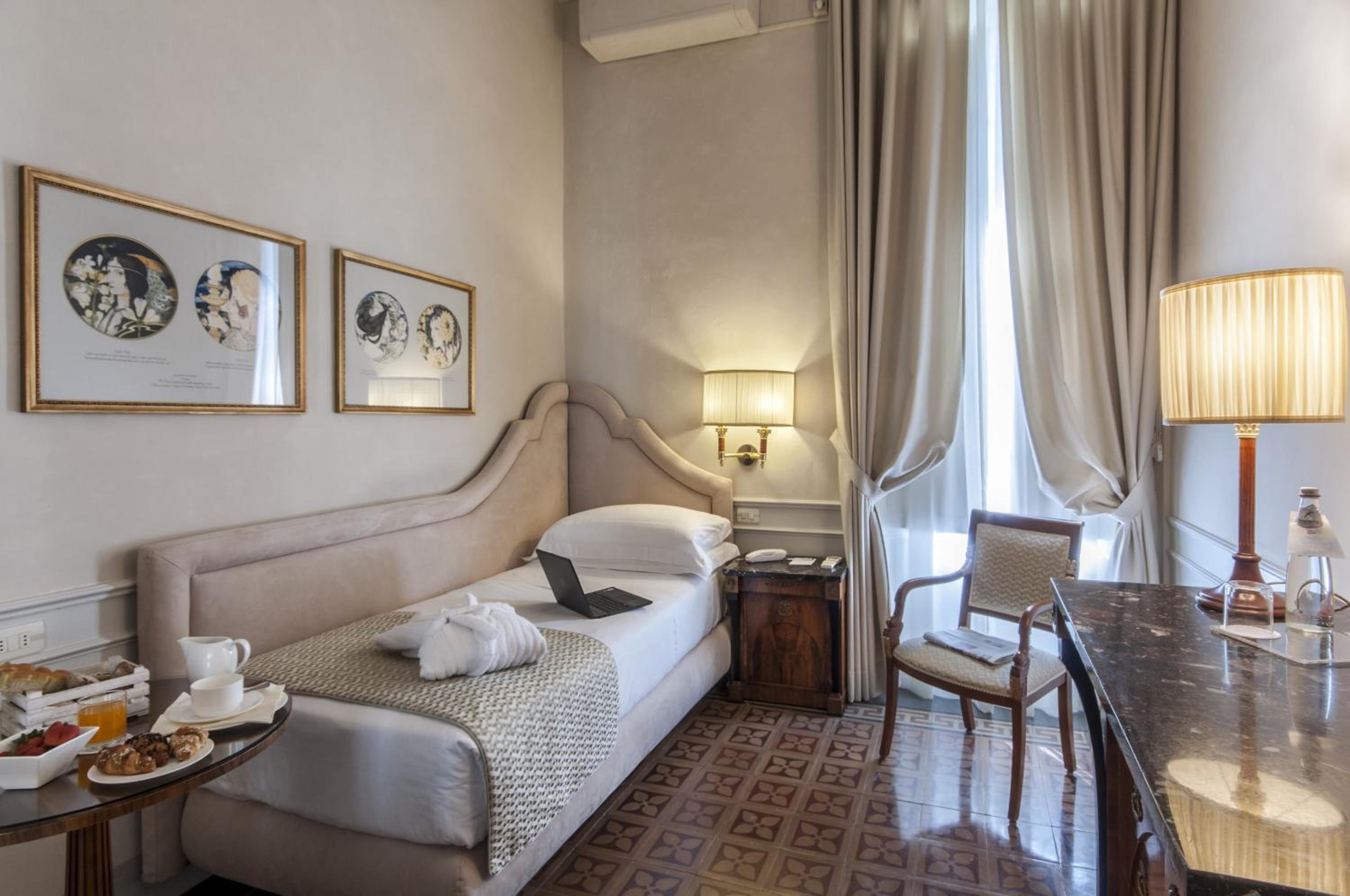 Single Room photo 2