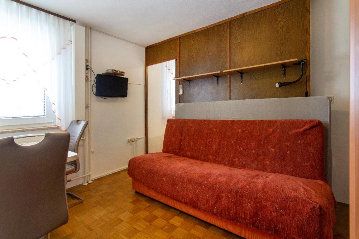 One-Bedroom Apartment (3 Adults + 1 Child) - Photo 1