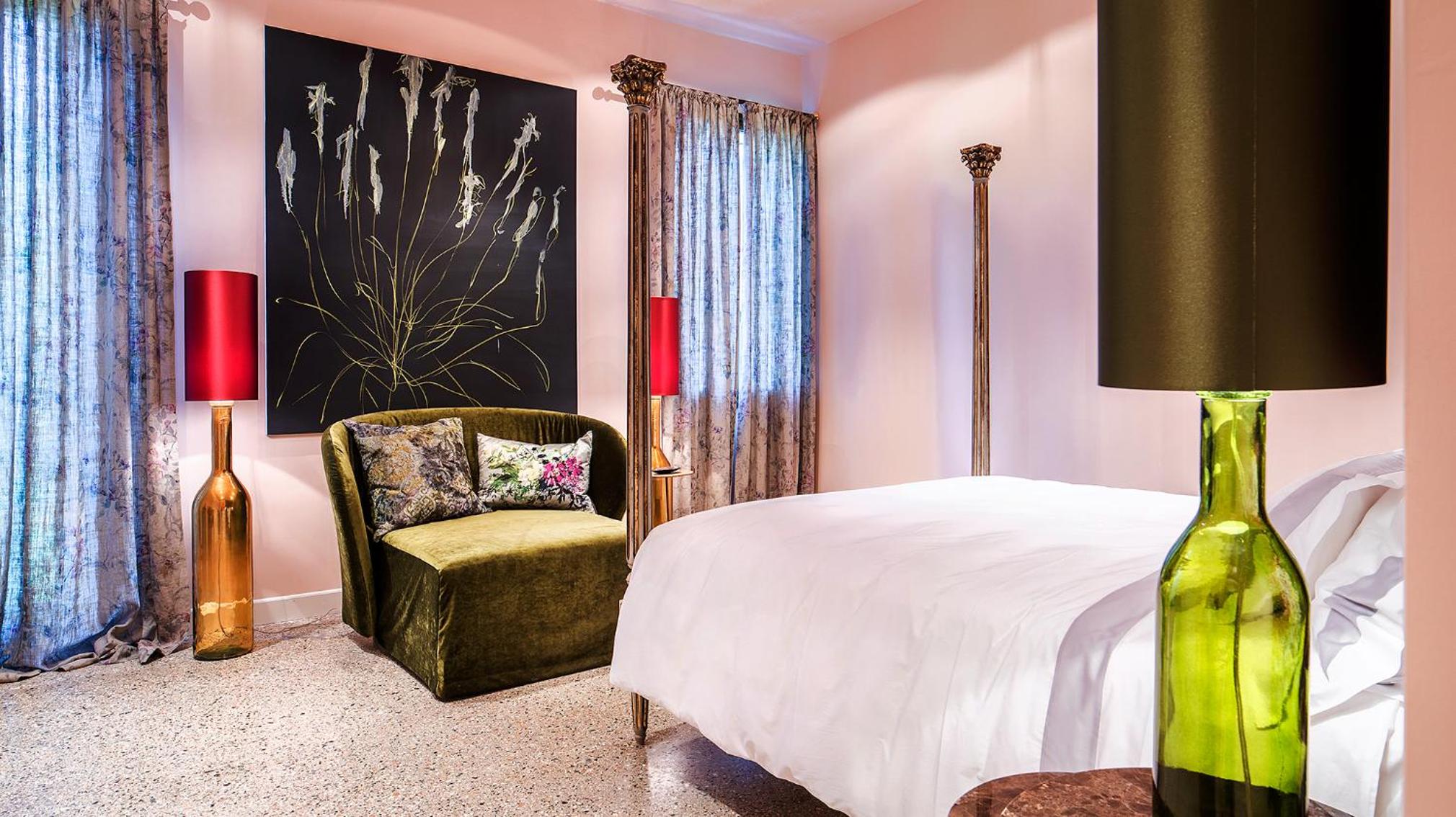 Deluxe King Room photo 3