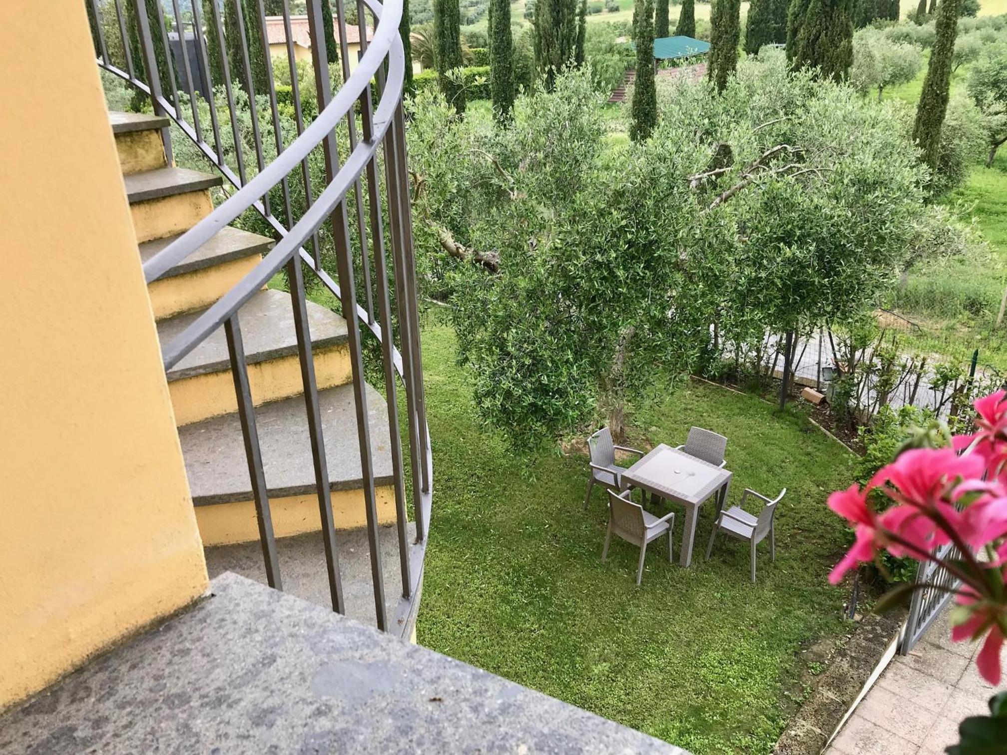 Maisonette photo 2