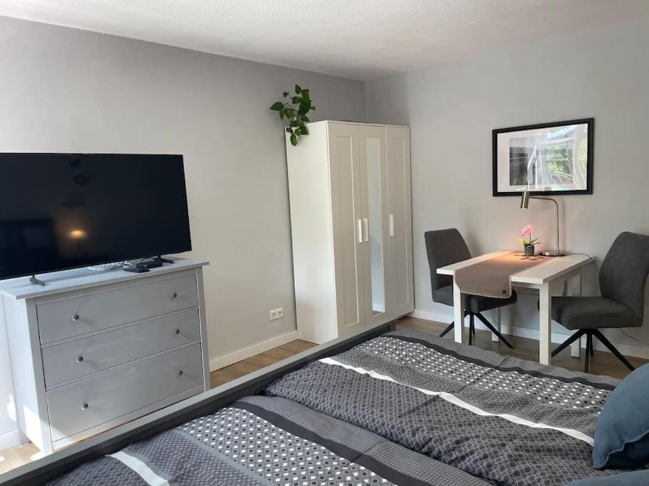 One-Bedroom Apartment photo 2
