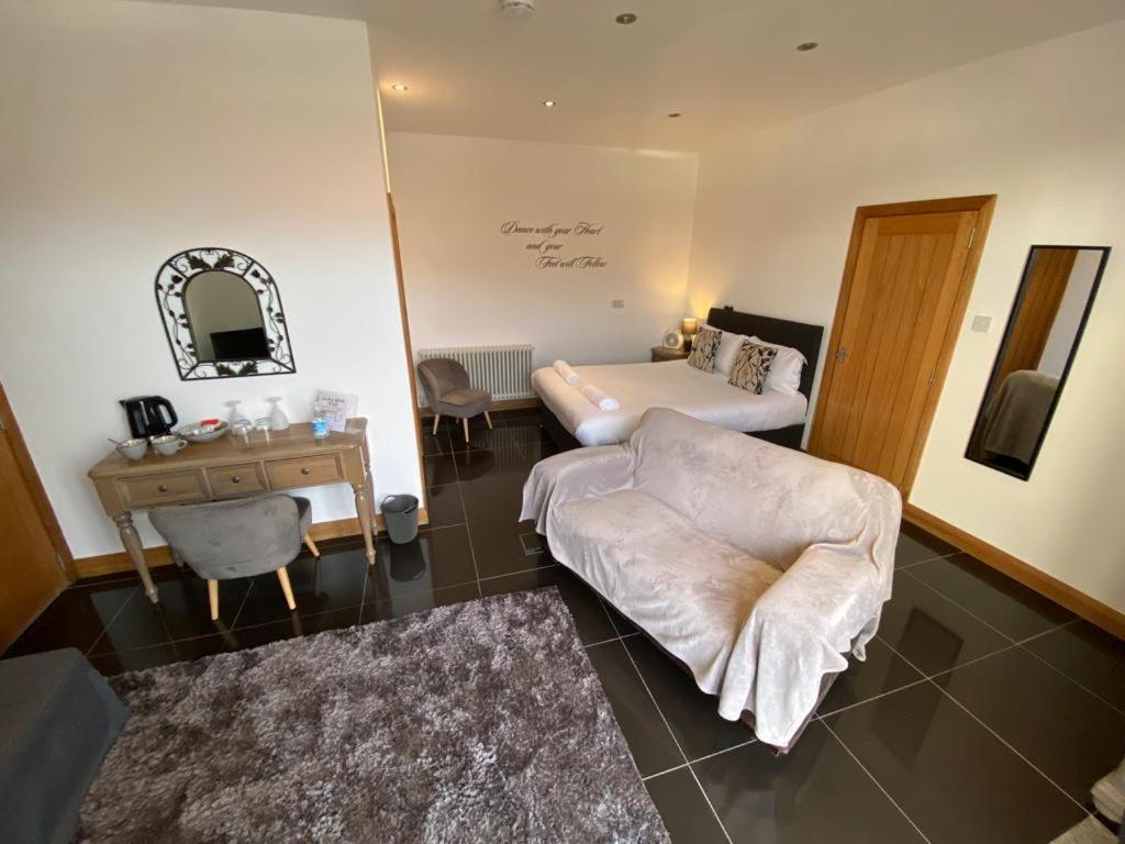Deluxe Quadruple Room - Photo 6