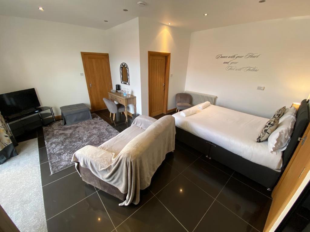 Deluxe Quadruple Room - Photo 3