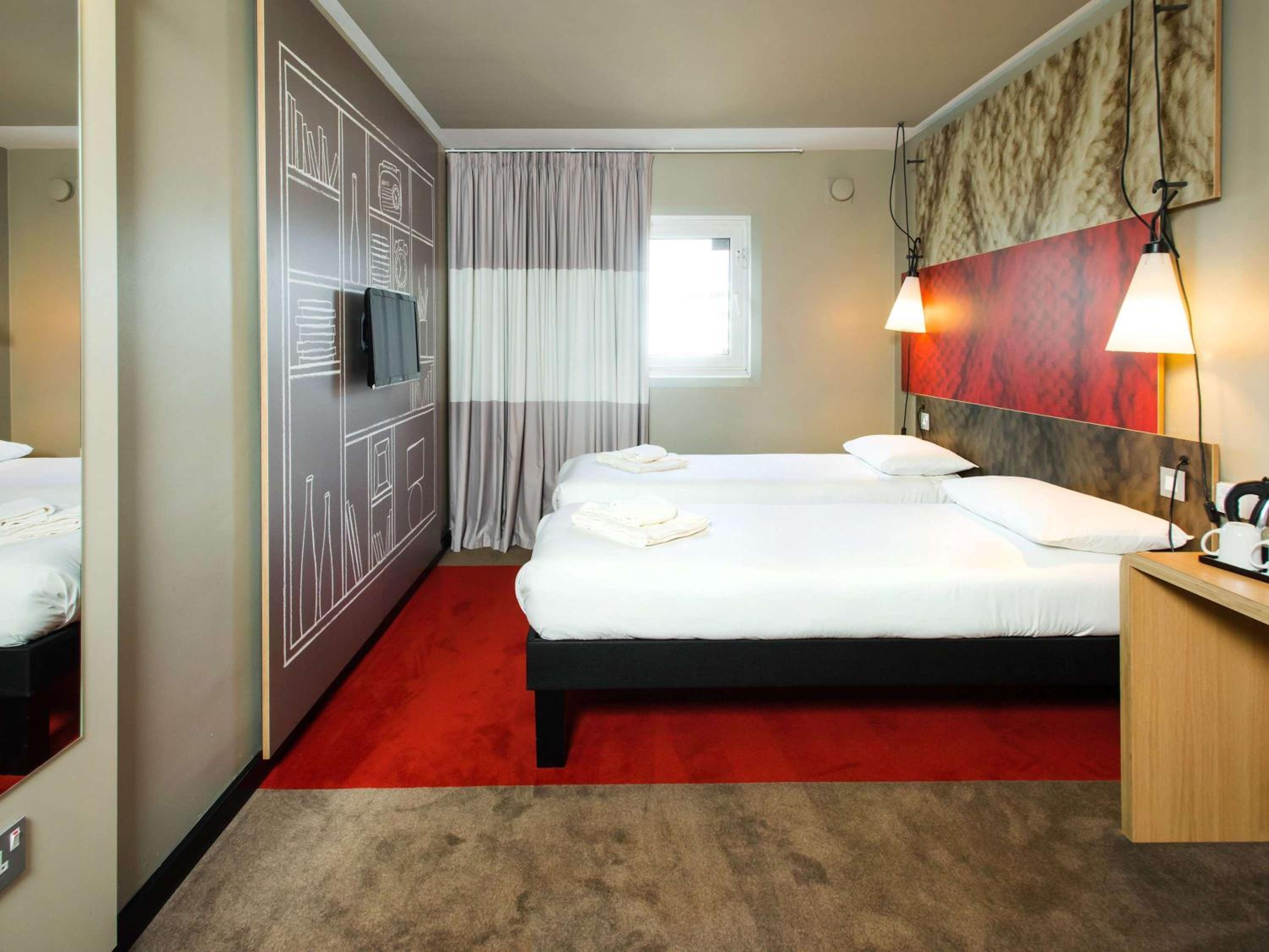 Twin Room - Photo 1