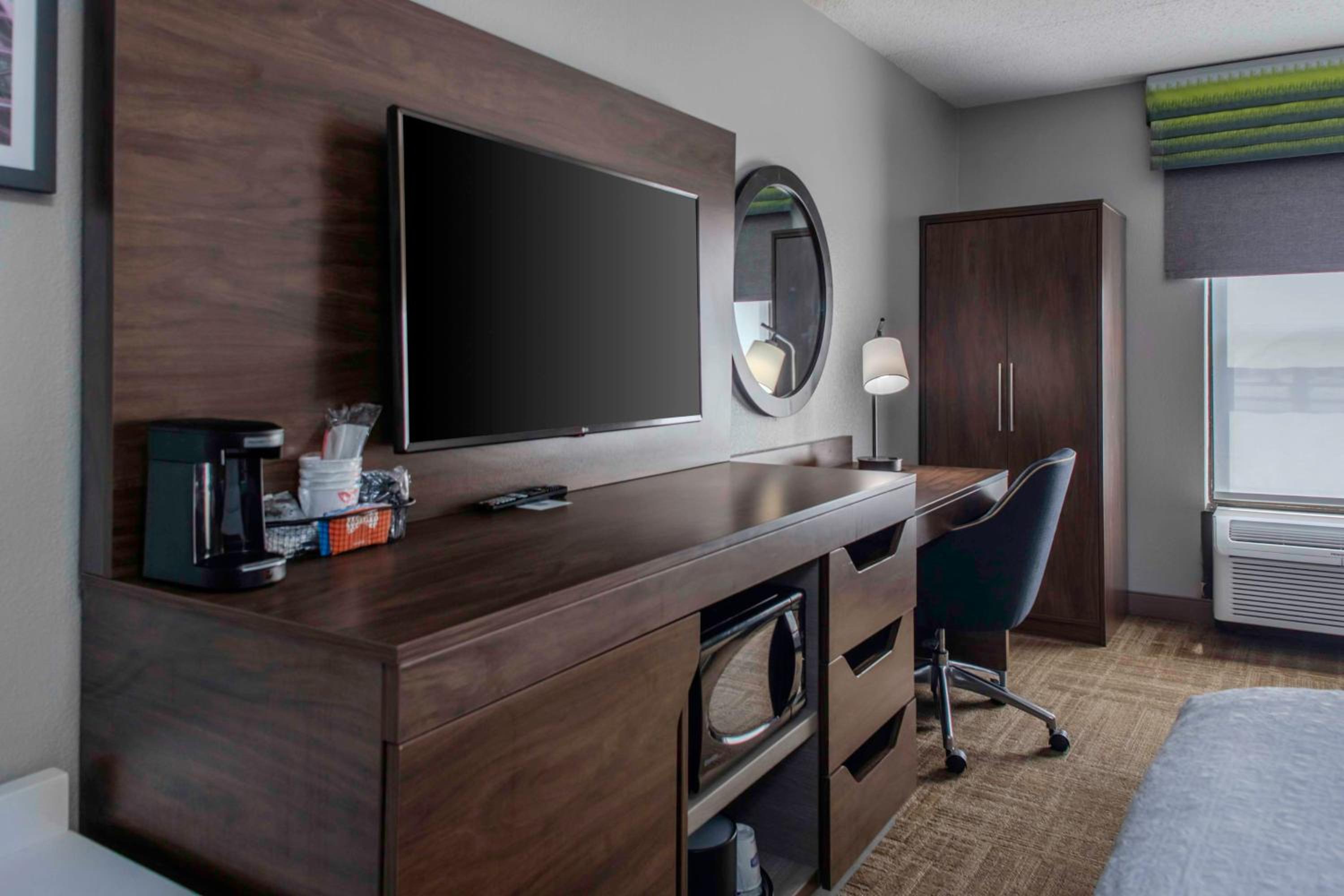 King Room - Non-Smoking - Photo 1