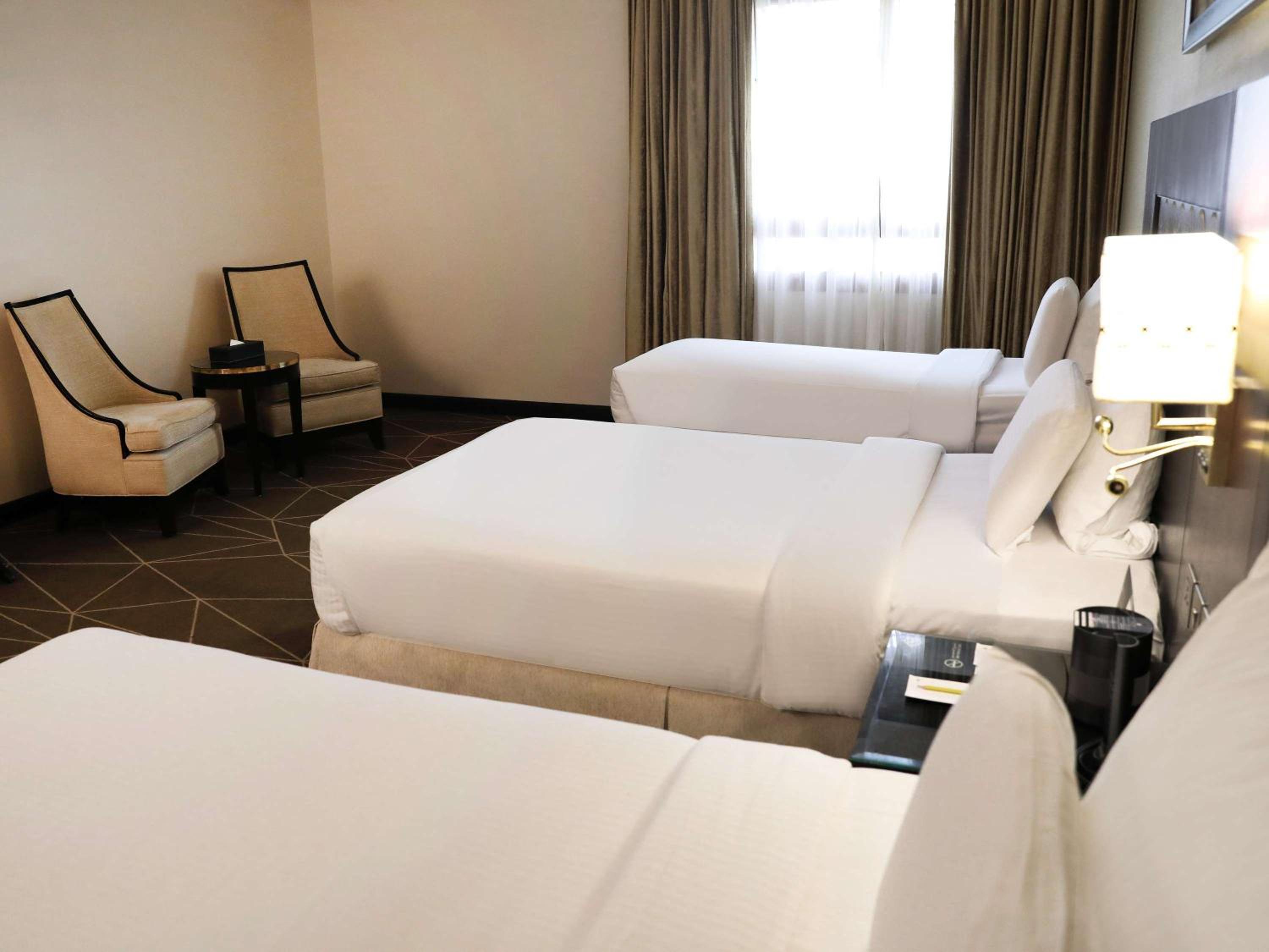 Classic Room, 3 Single Beds, Patio View