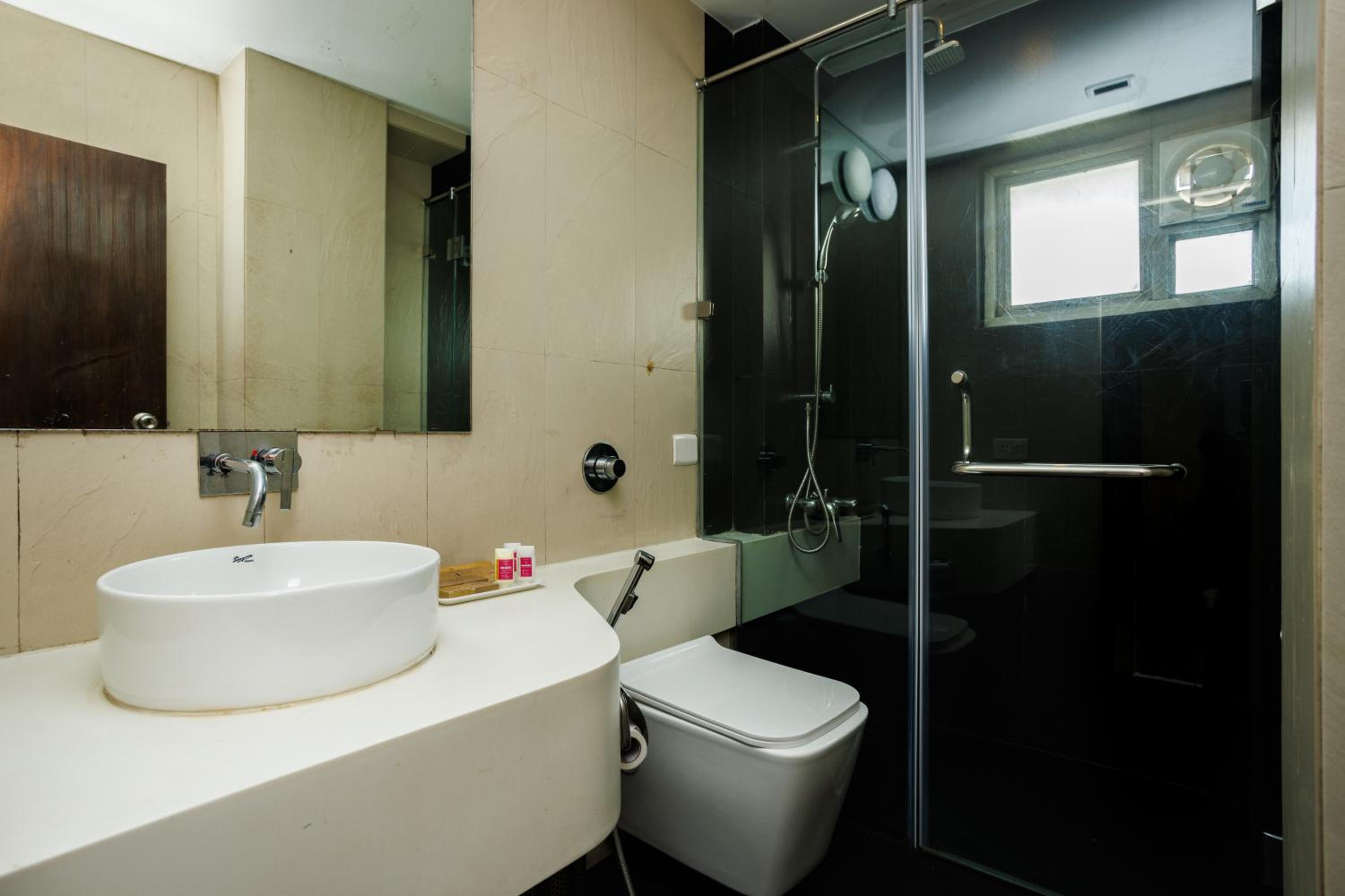 Executive Room - Photo 5