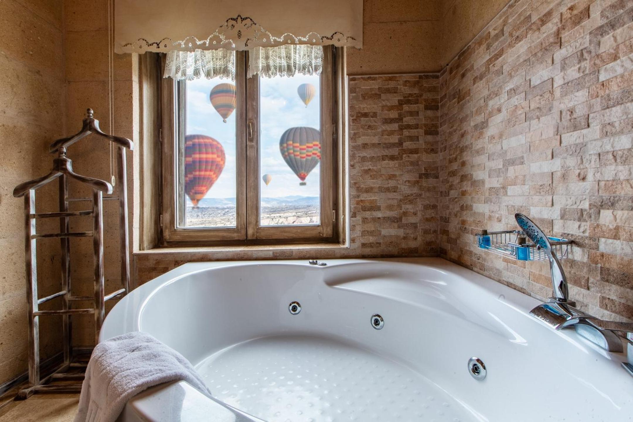 Deluxe Double or Twin Room with Mountain View - Photo 4