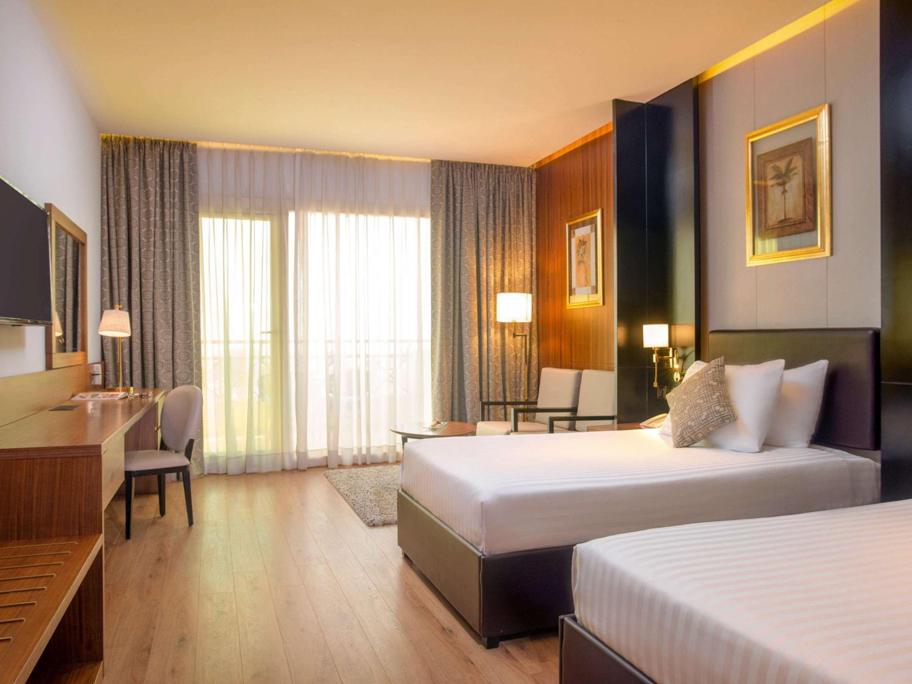 Executive Twin Room with Pool and Garden View