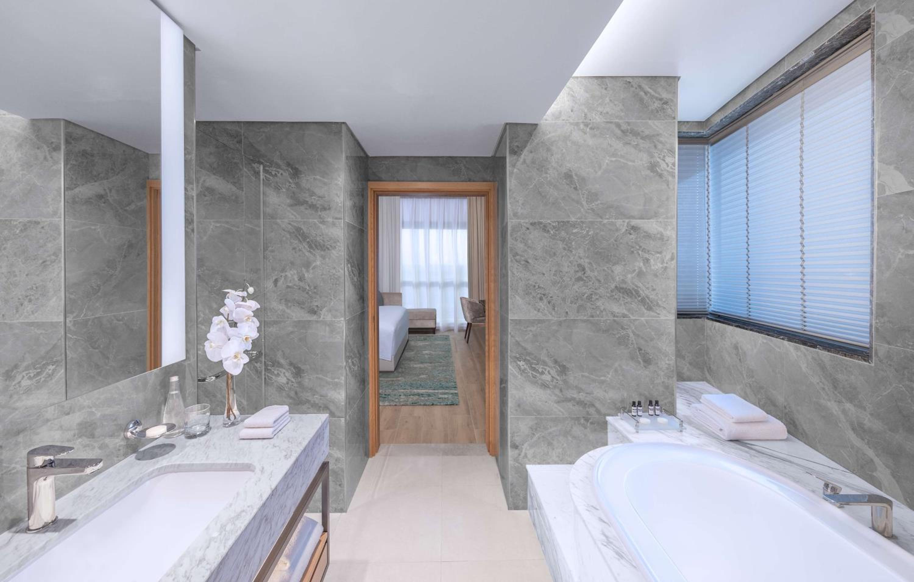 King Suite - Photo 6