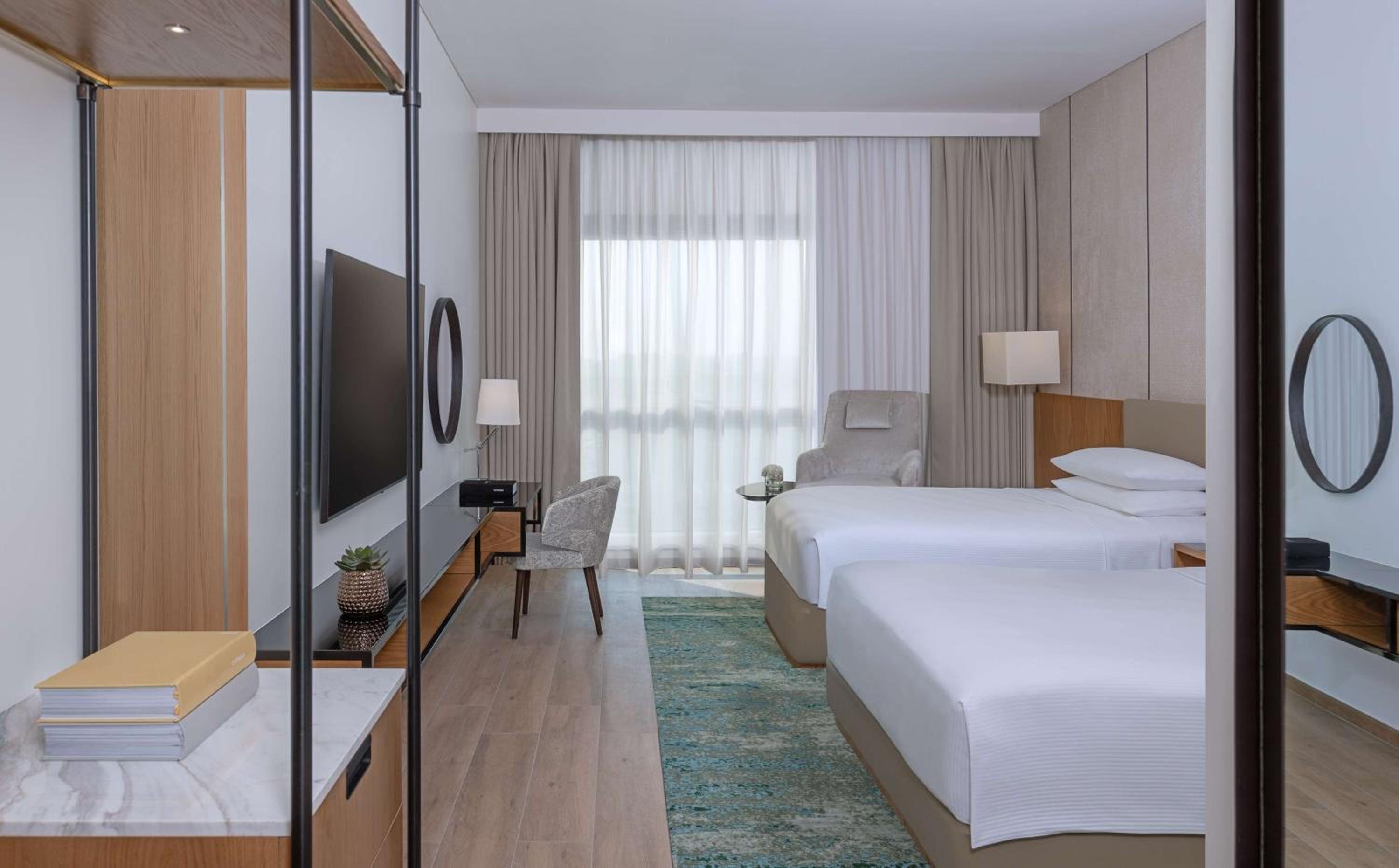 Twin Room - Club Access - Photo 2