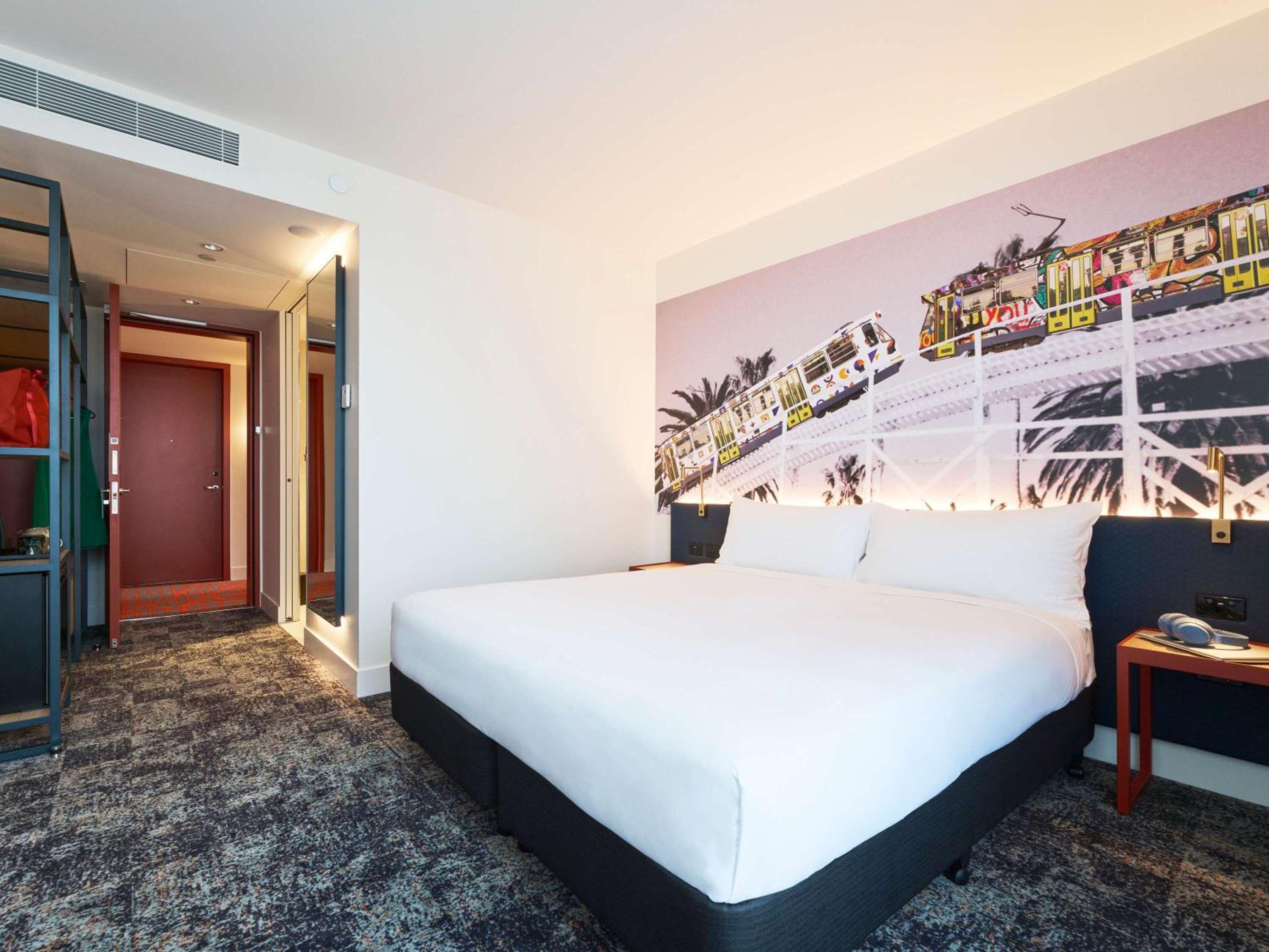 Superior Room with 1 queen size bed