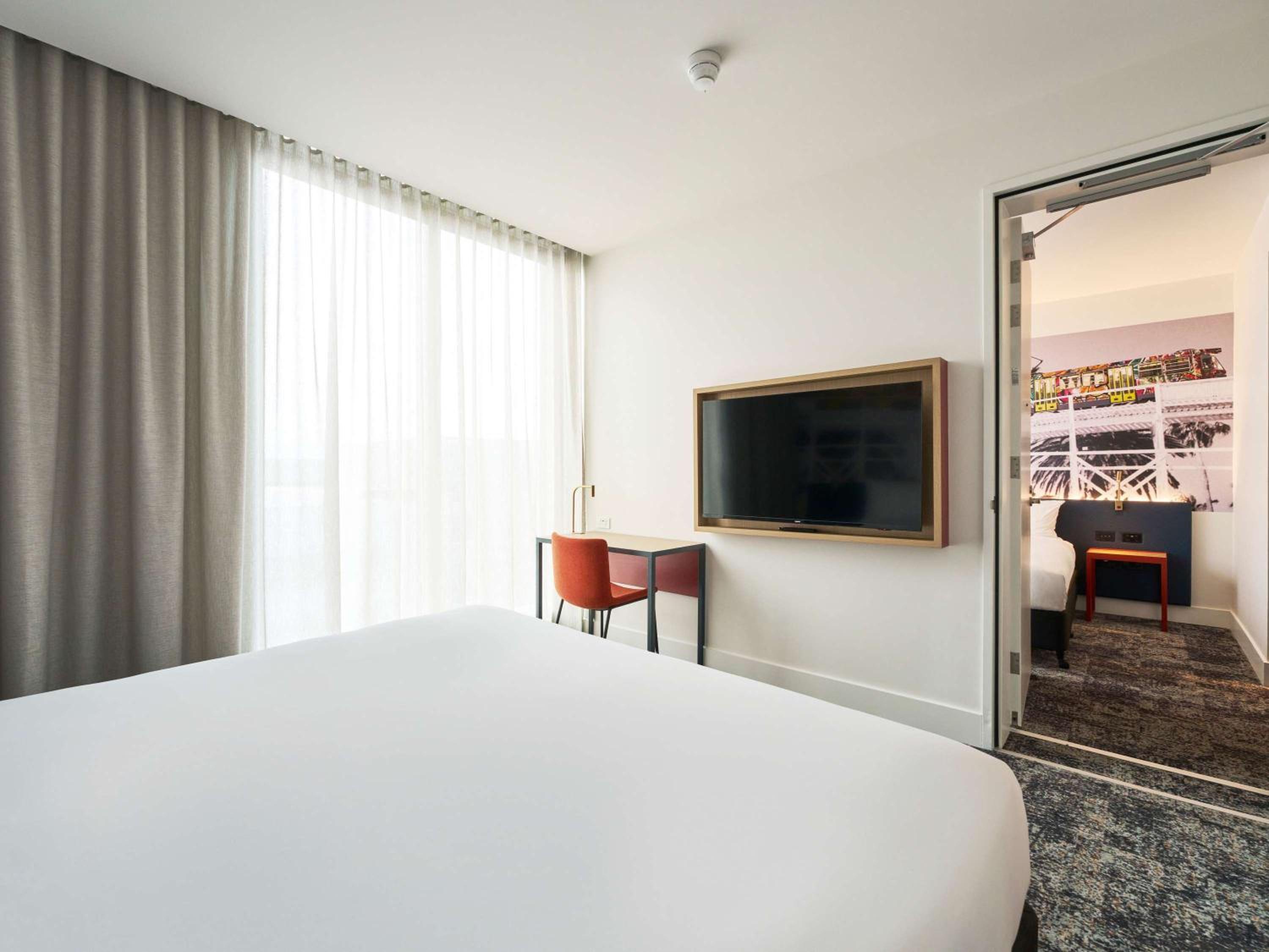 Deluxe Room with 1 king size bed