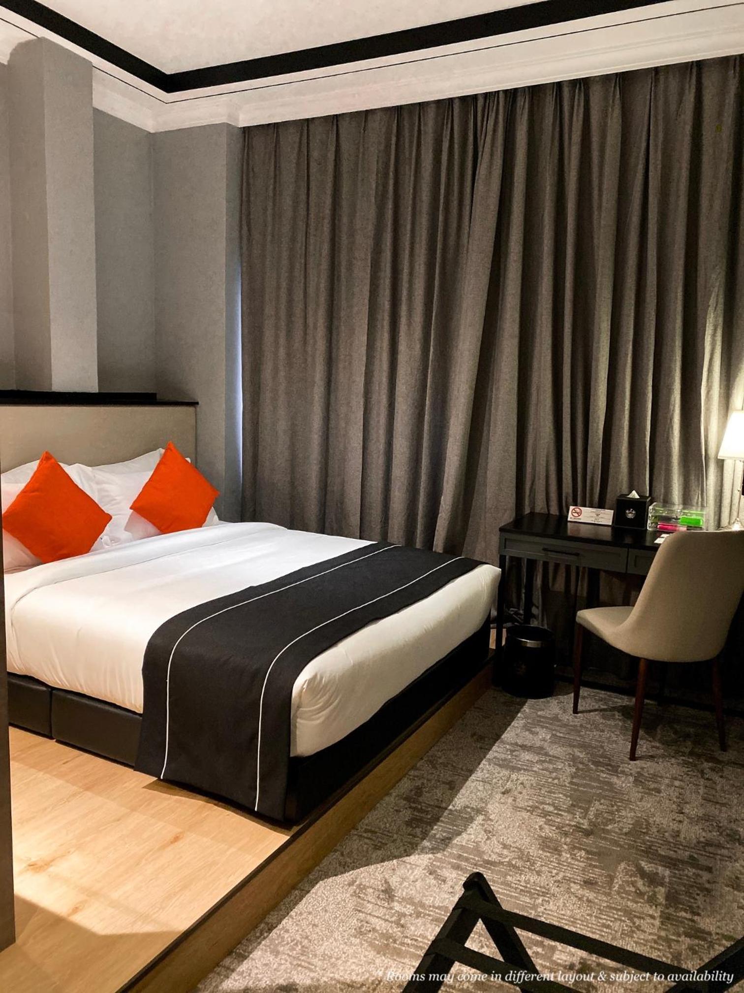 Deluxe Queen Room - Photo 7