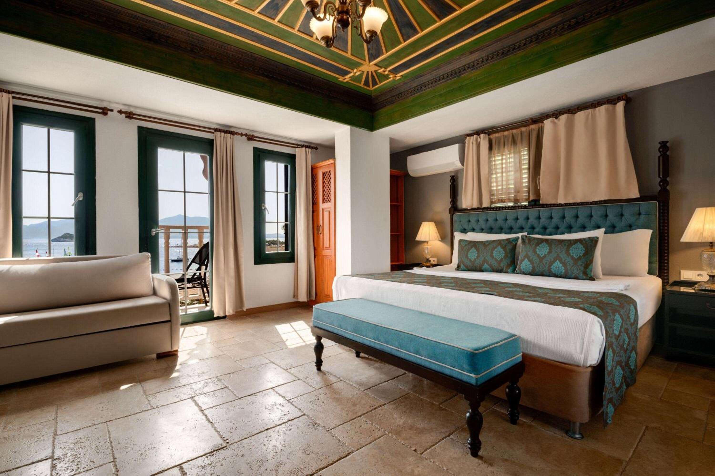 Standard Queen Room with Sea View photo 1
