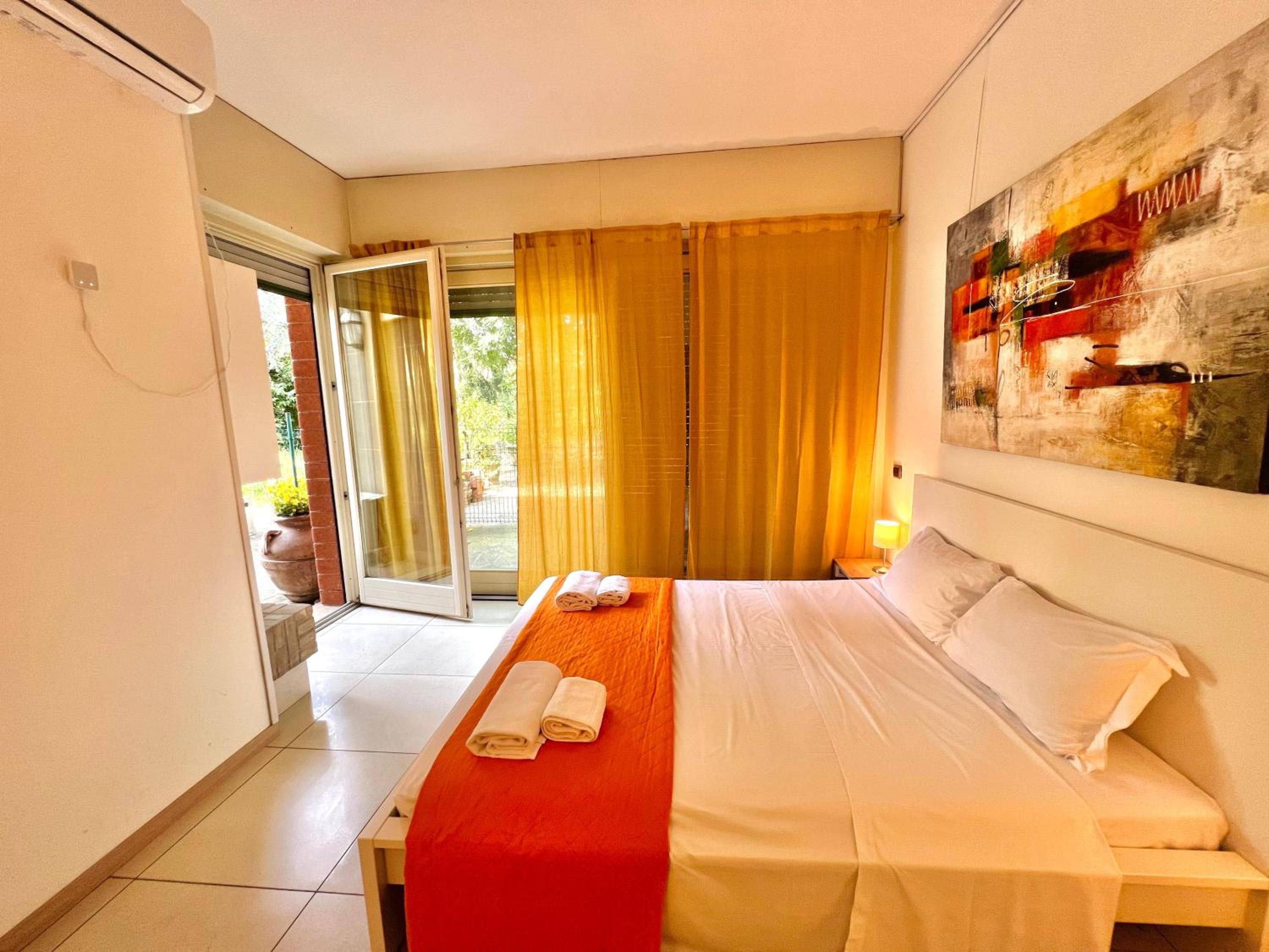 Double Room with Private External Bathroom photo 3