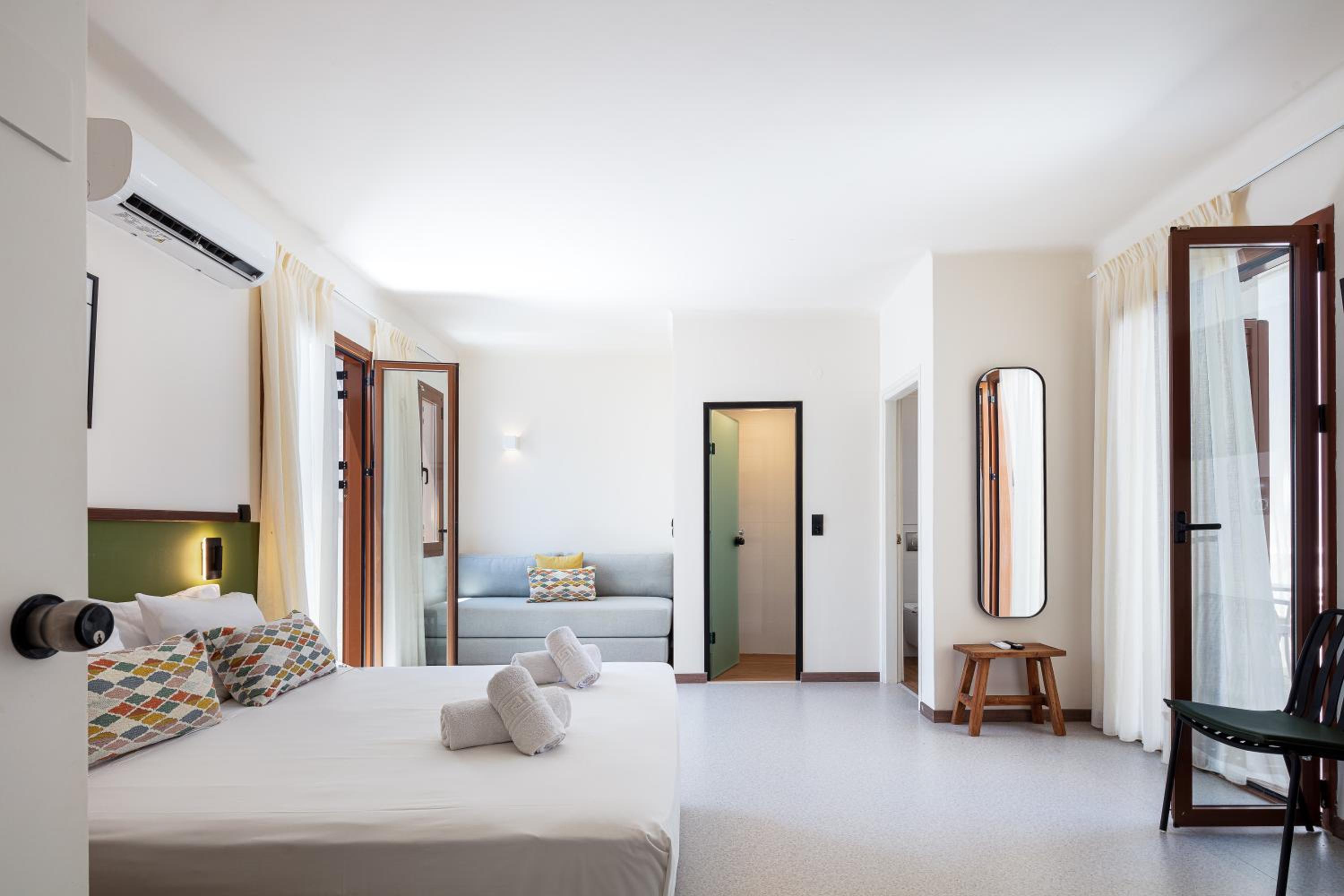 Elegant Studio with Balcony
