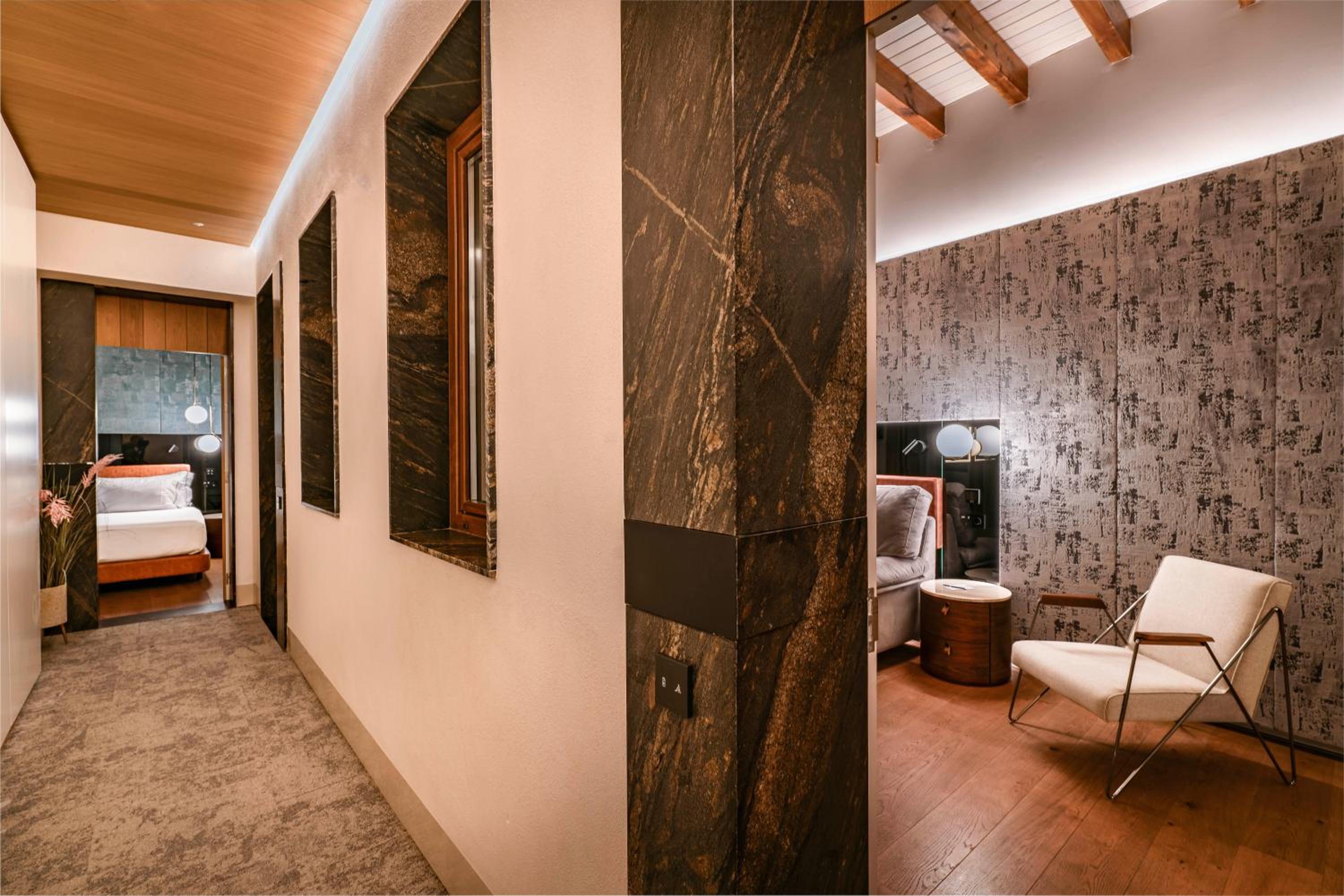 Residence Suite with 2 Bedroom - Photo 2