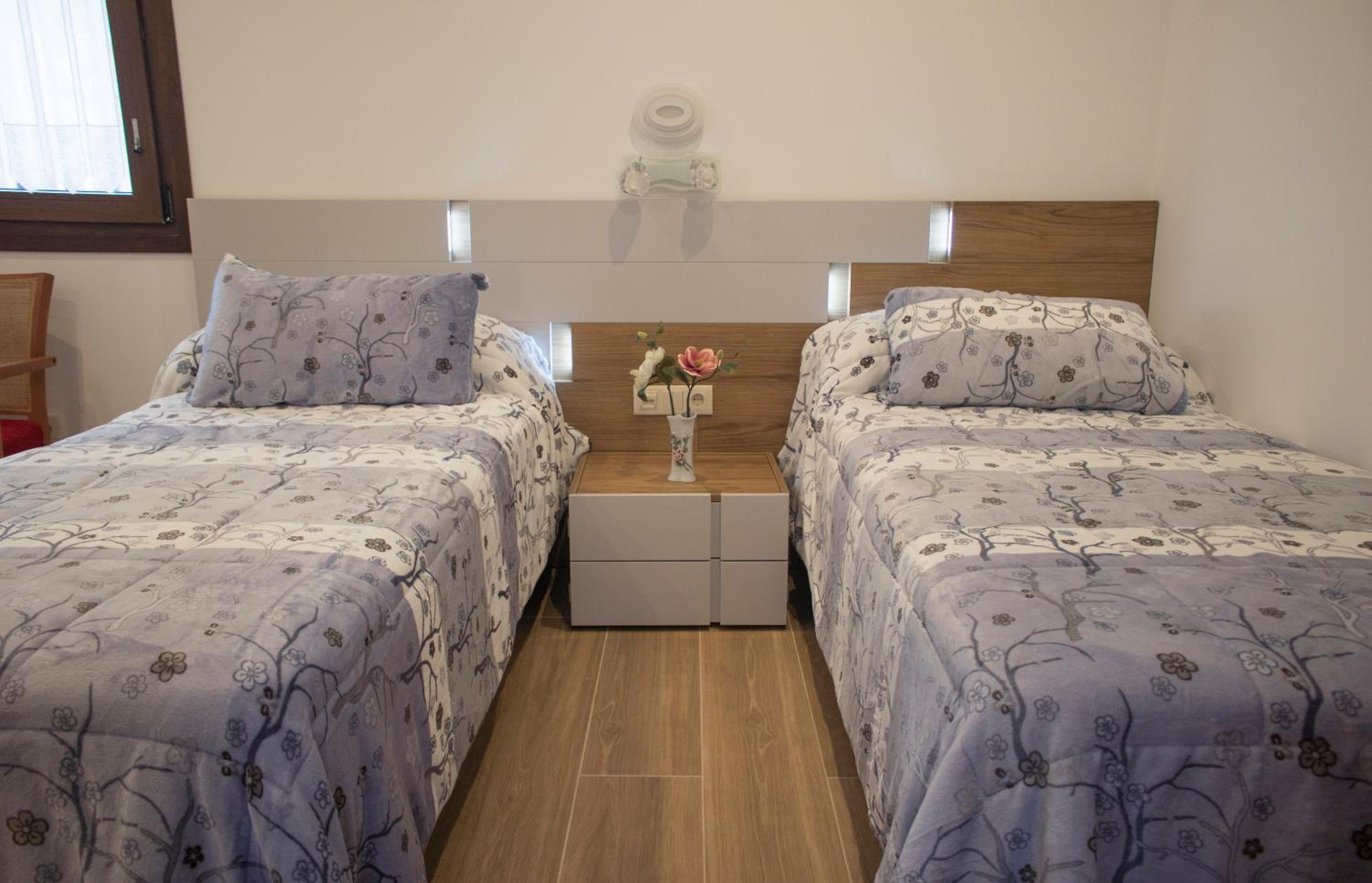 Double Room with Private Bathroom - Photo 1