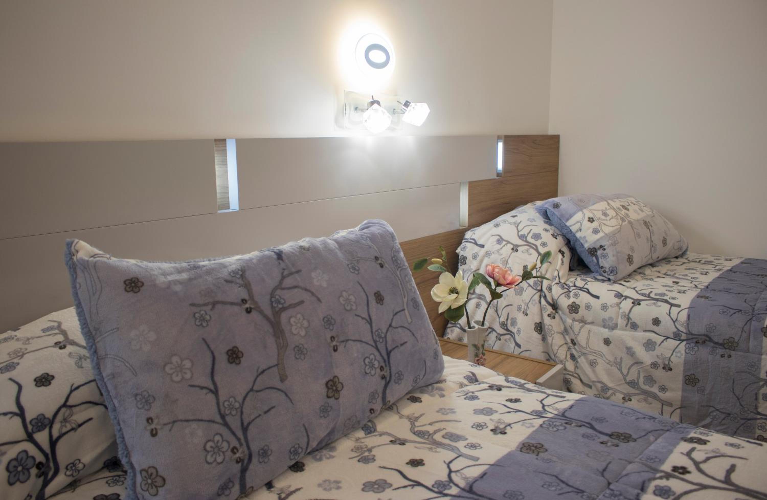 Double Room with Private Bathroom - Photo 5