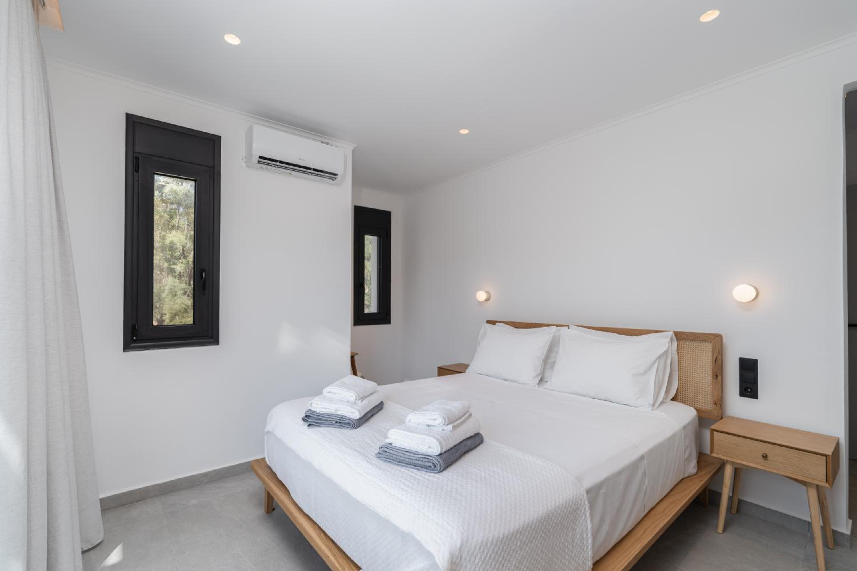 Three-Bedroom Villa photo 1