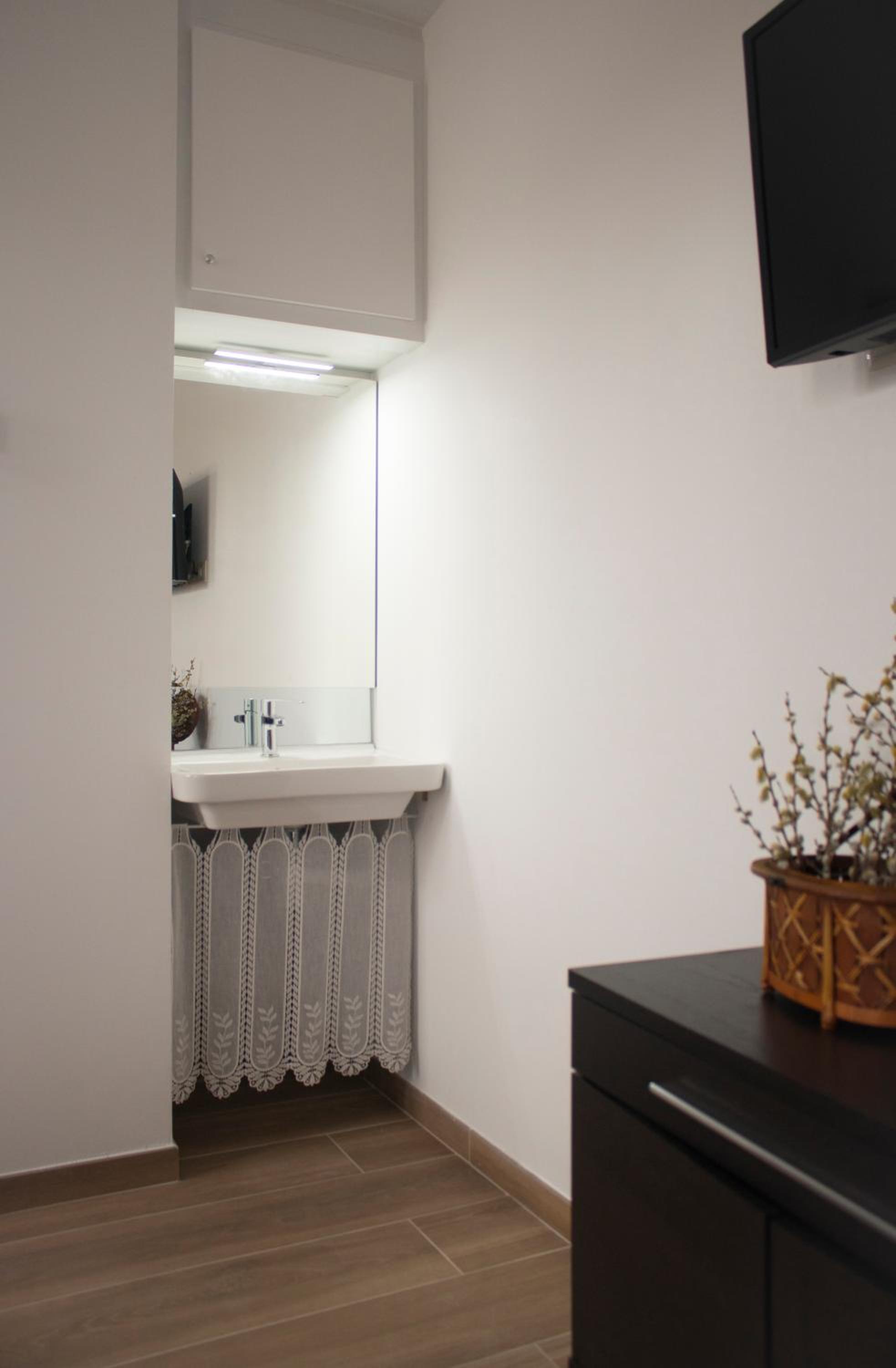 Double Room - Disability Access photo 2