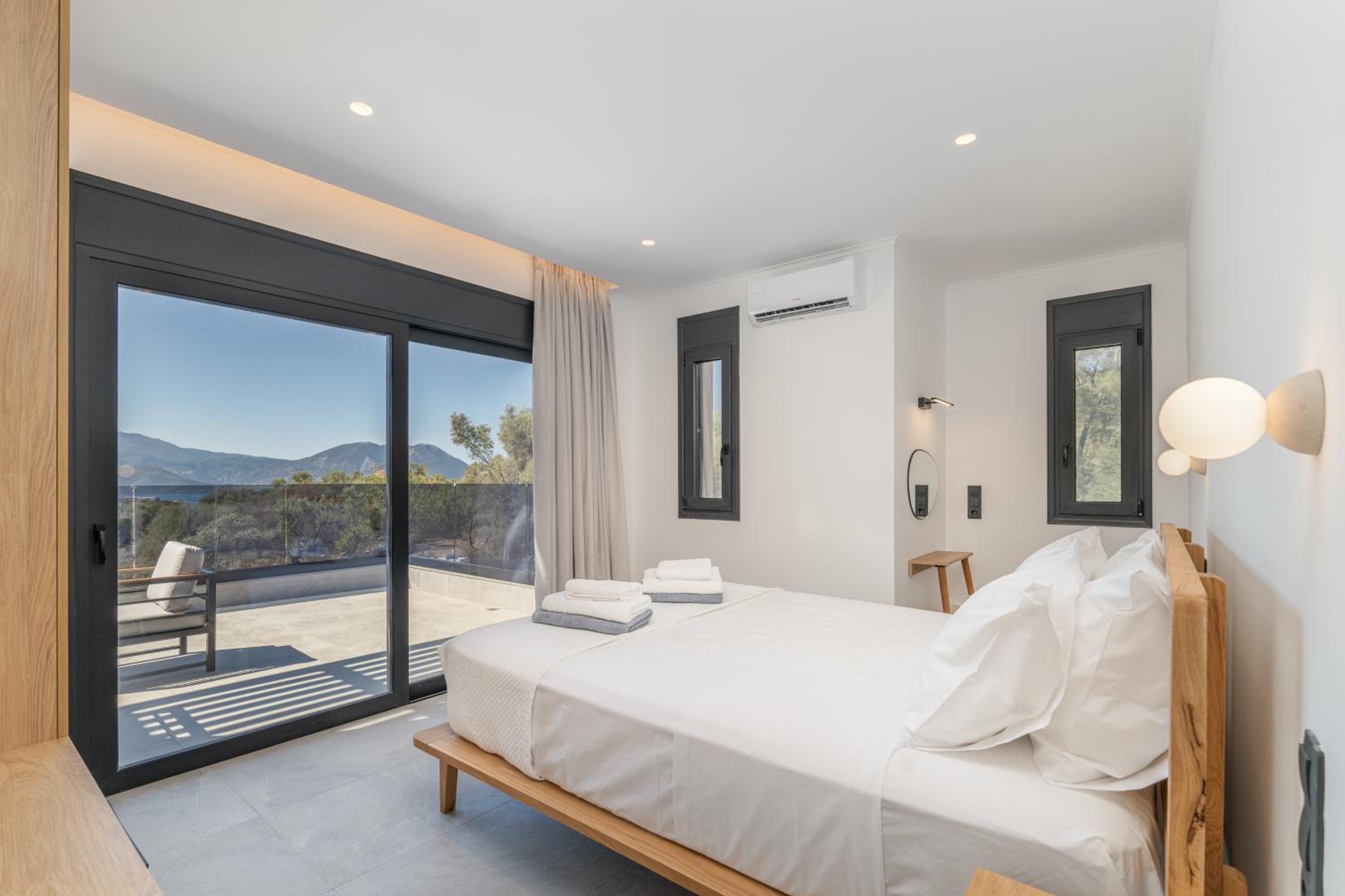 Three-Bedroom Villa photo 3