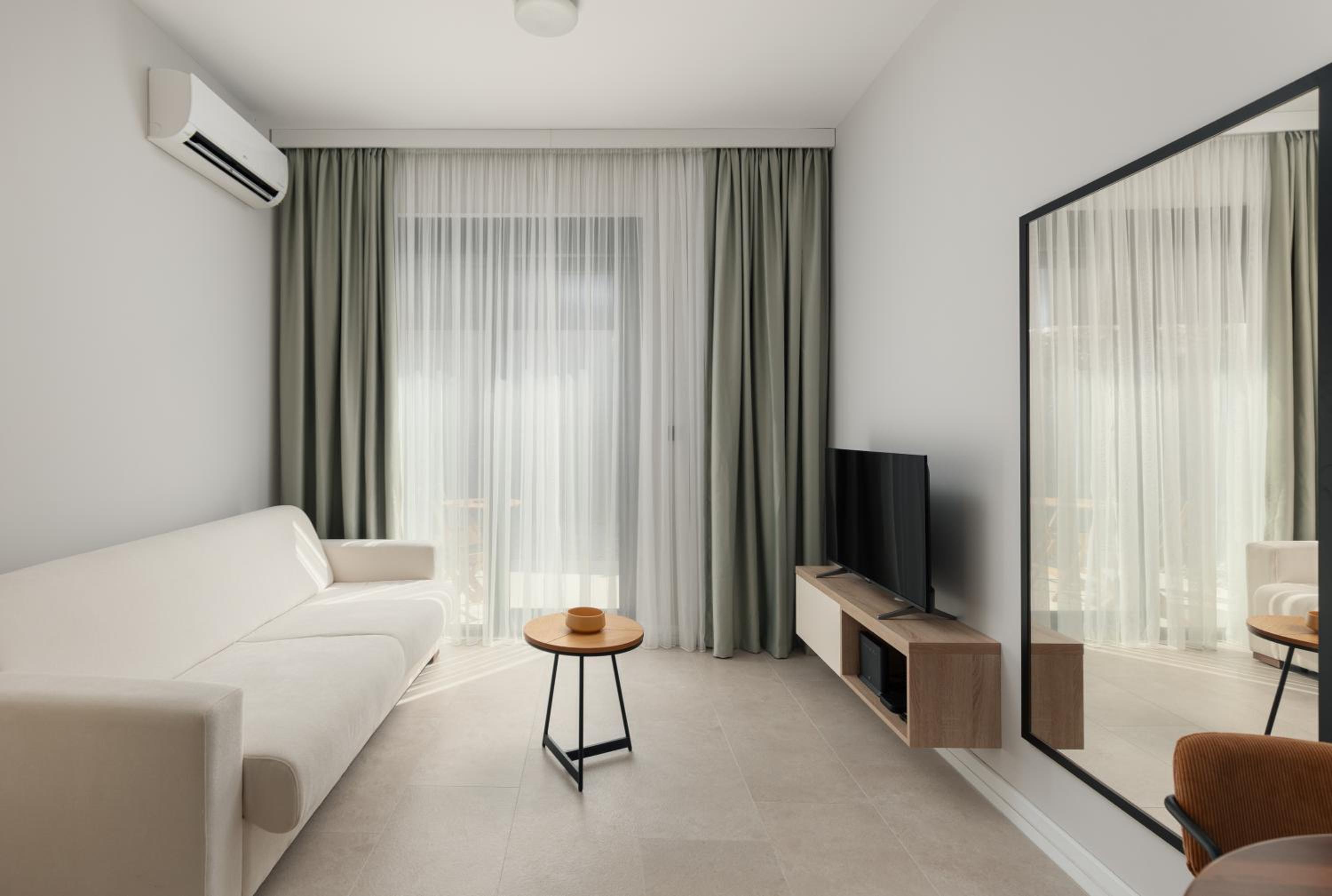 Studio Apartment