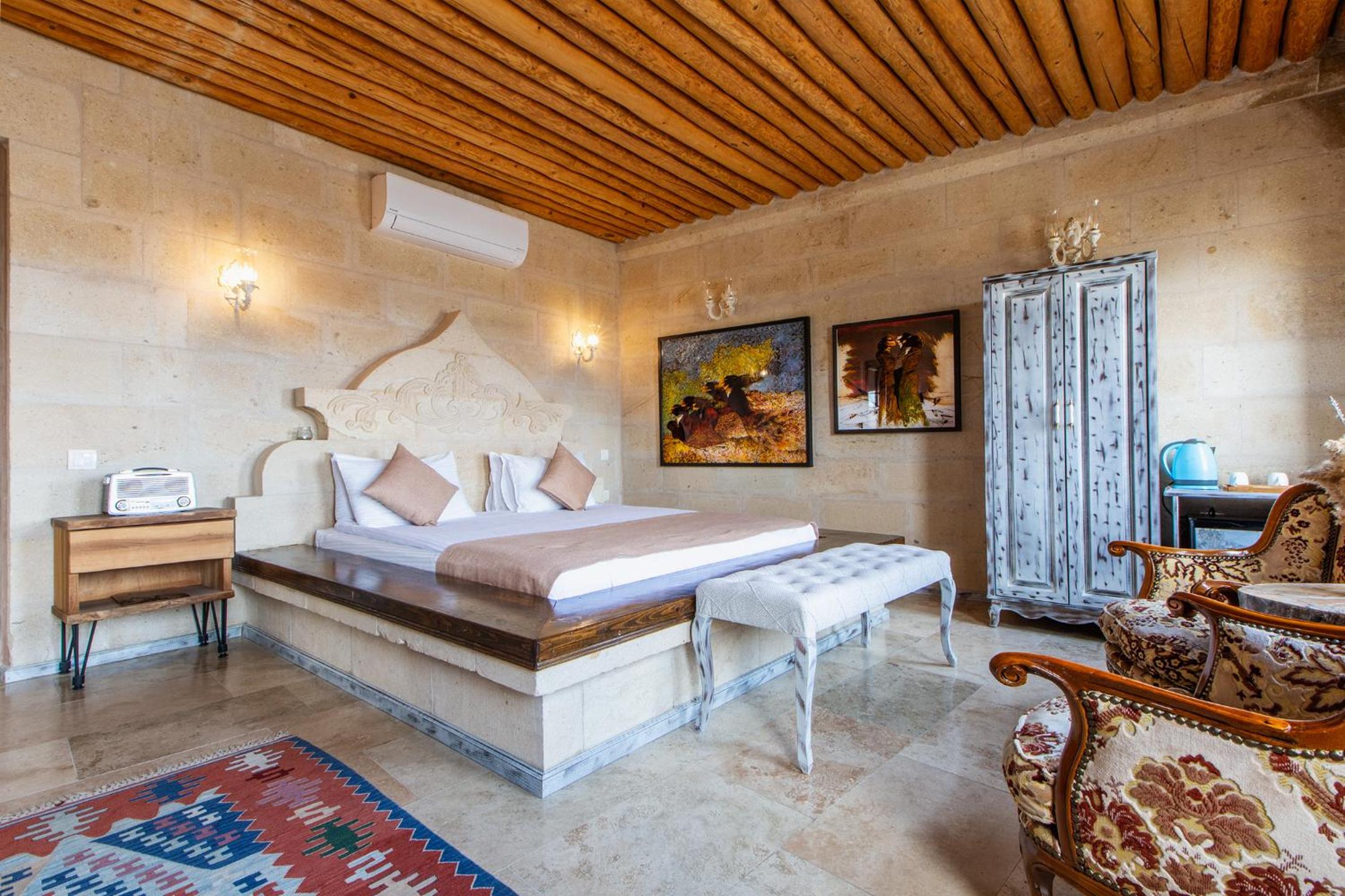 Deluxe Suite - Photo 4