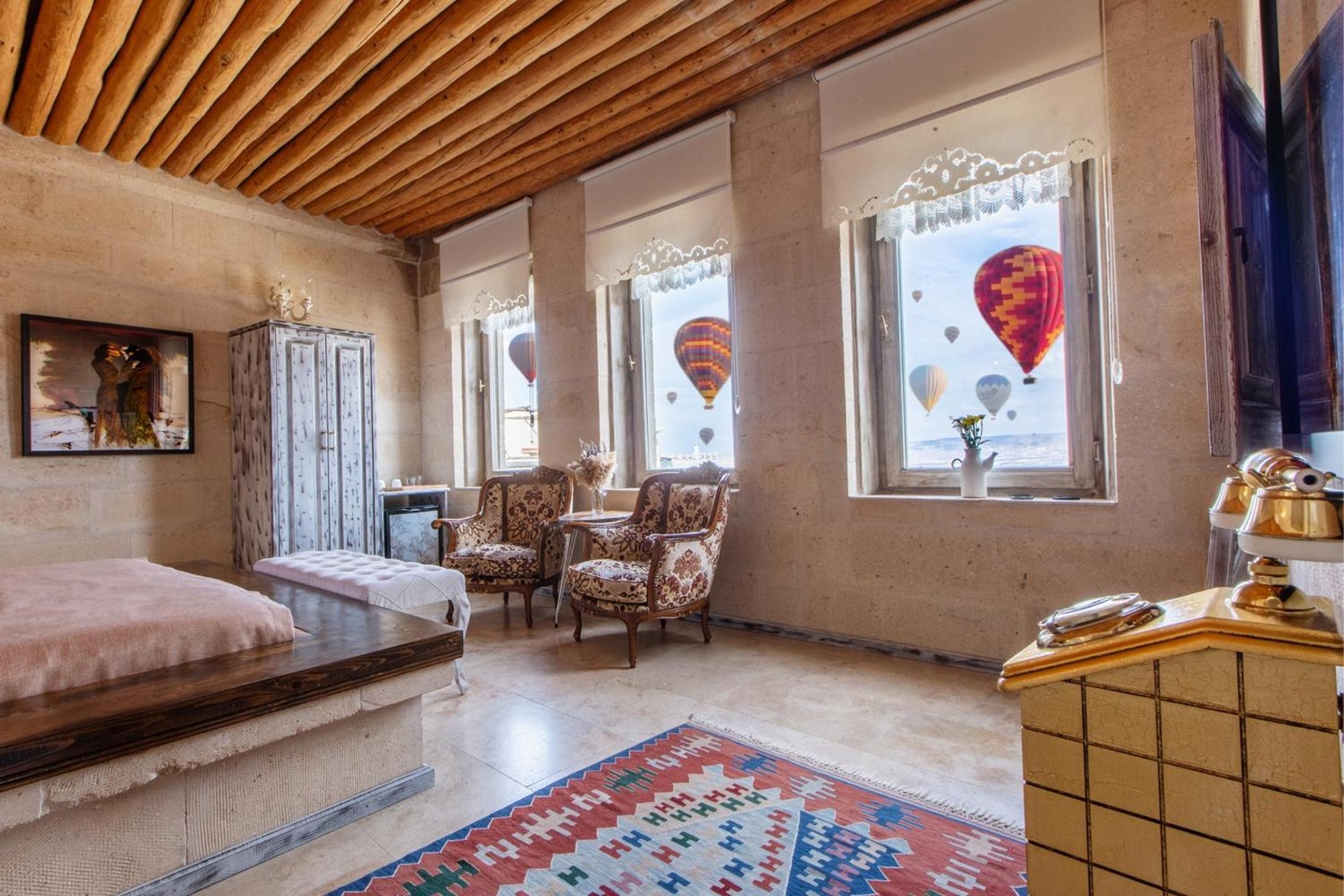 Deluxe Suite - Photo 3