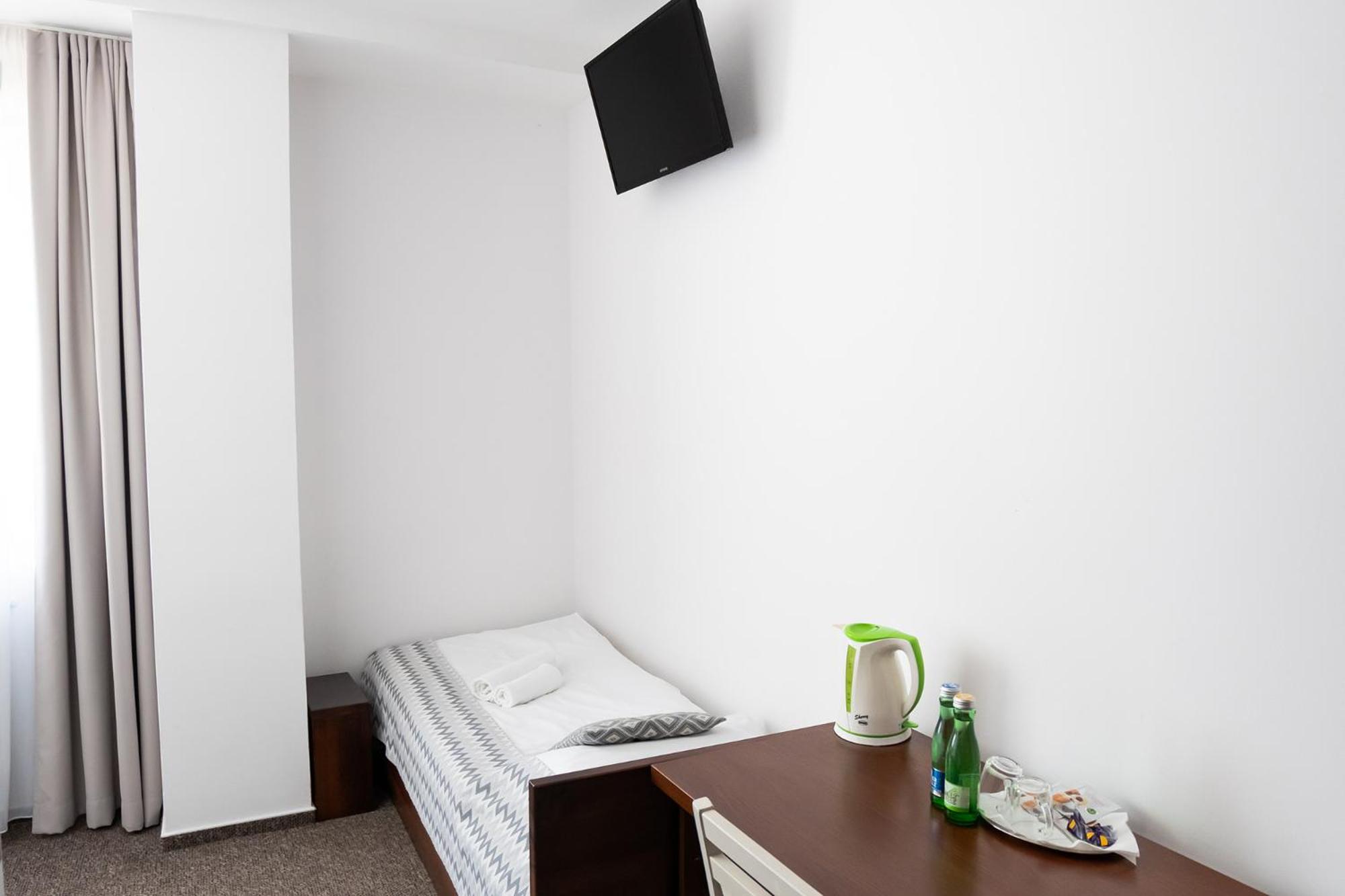 Standard Twin Room photo 3