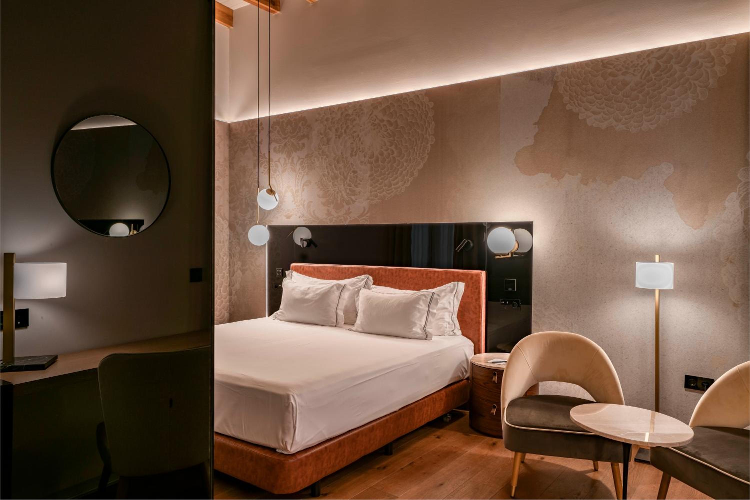Grand Deluxe Double or Twin Room - Photo 2