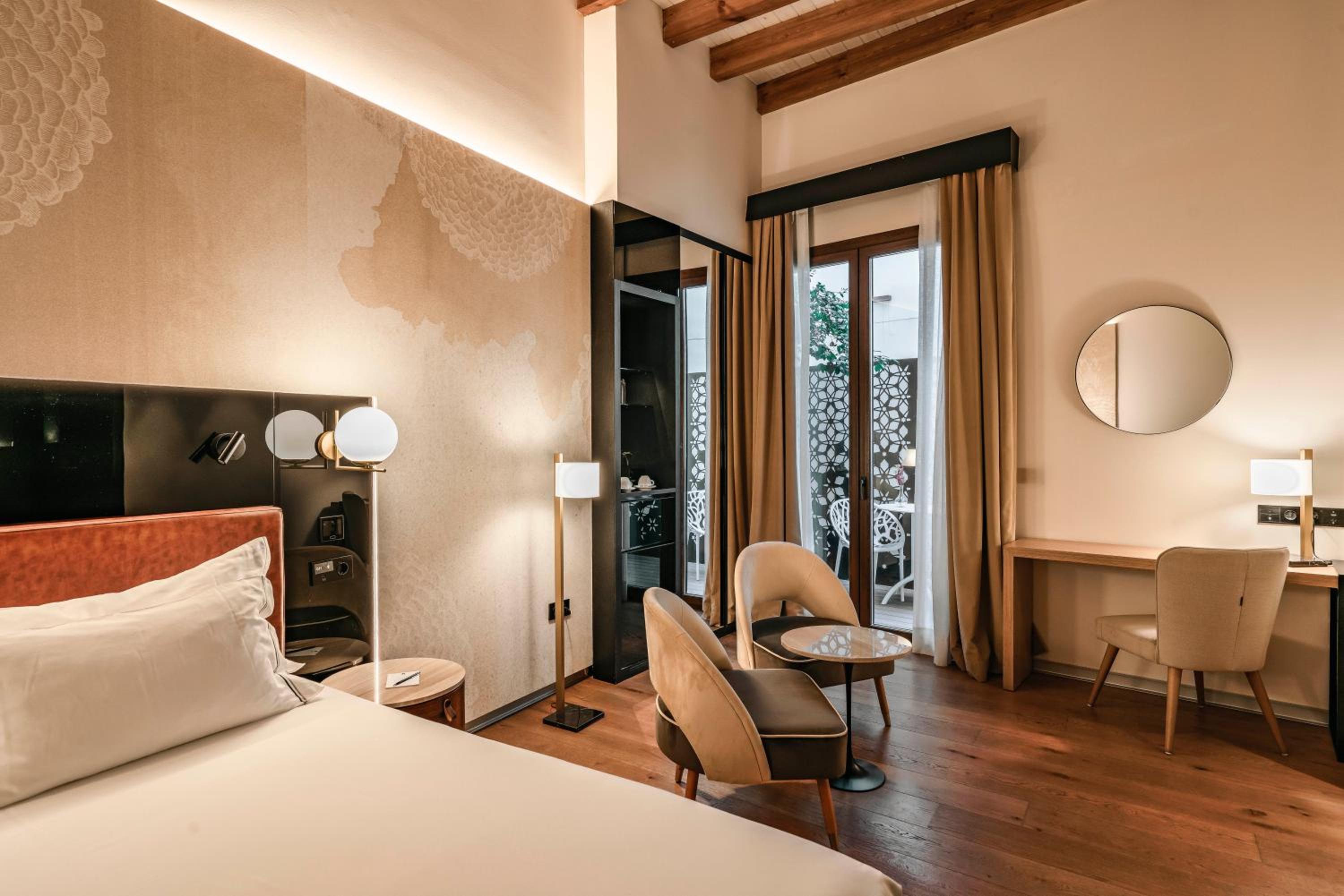 Grand Deluxe Double or Twin Room - Photo 1