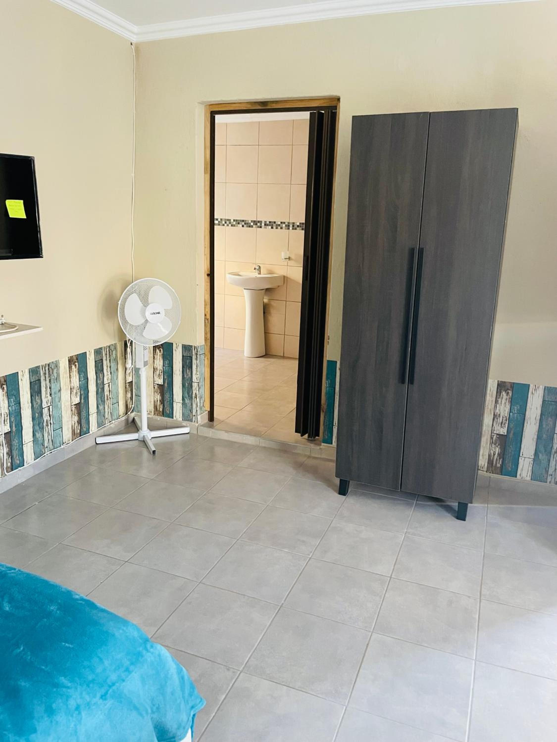Budget Double or Twin Room - Photo 5