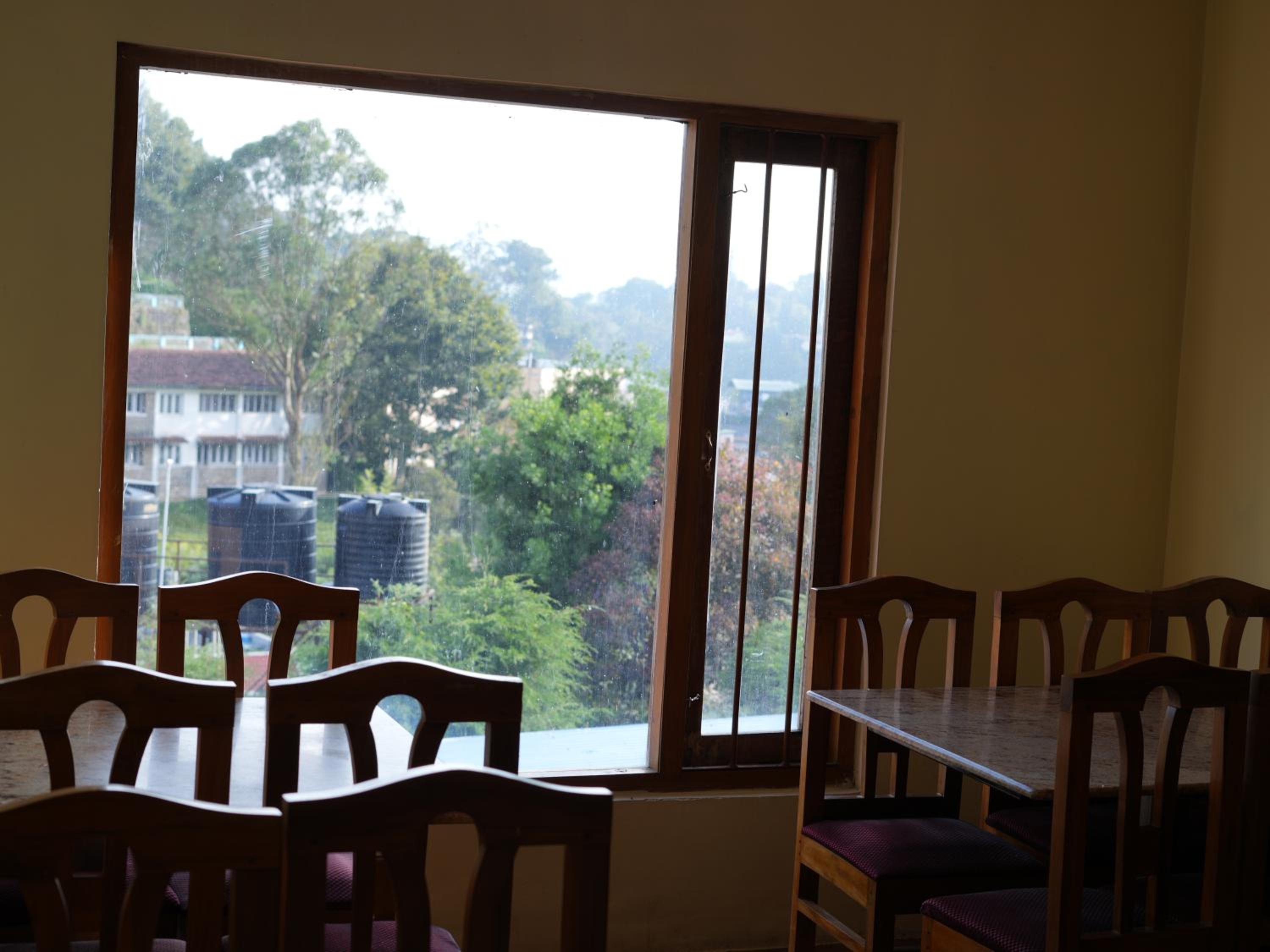 Family Room with Mountain View photo 2