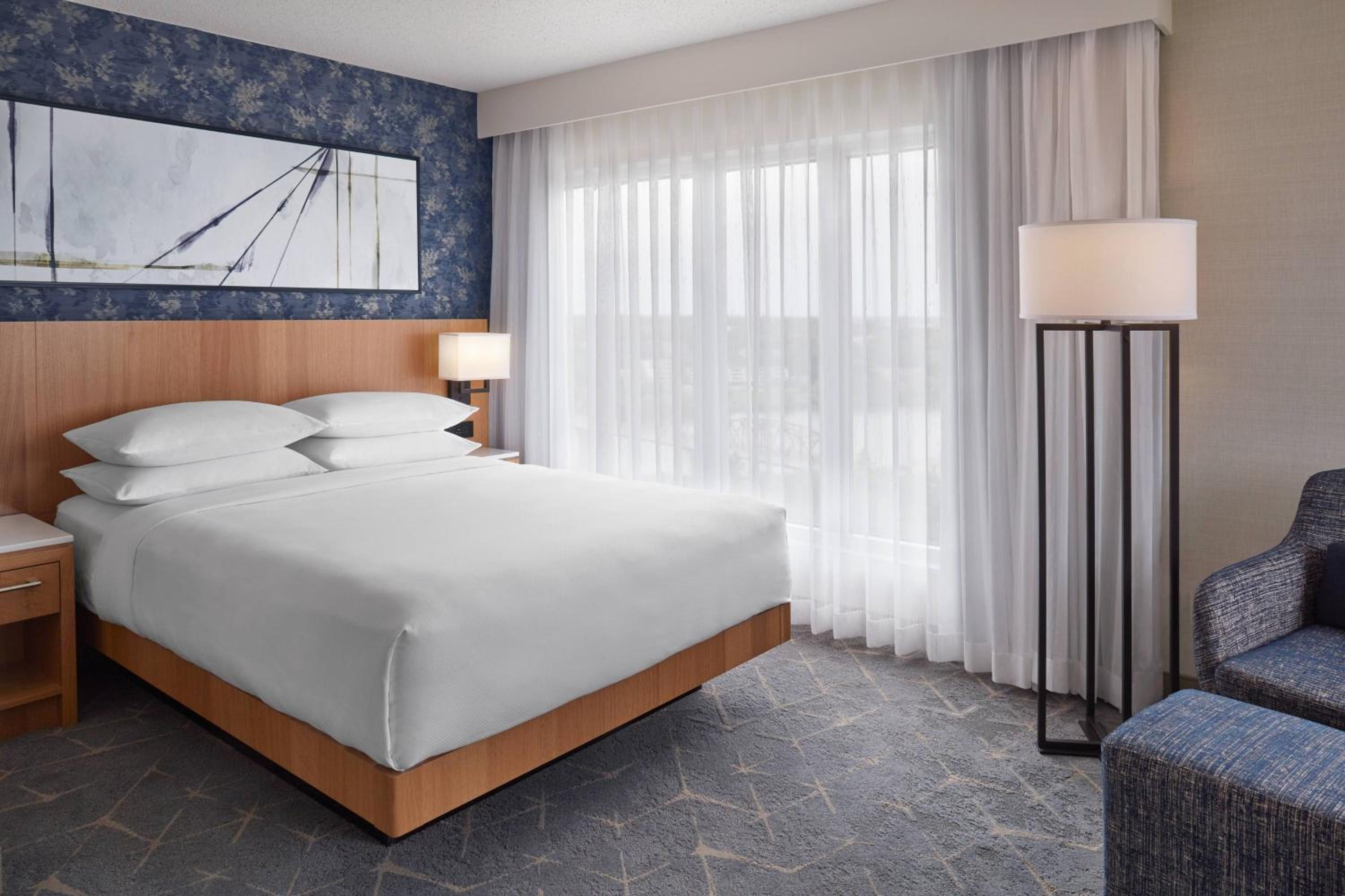 Bed & Sleeping Area